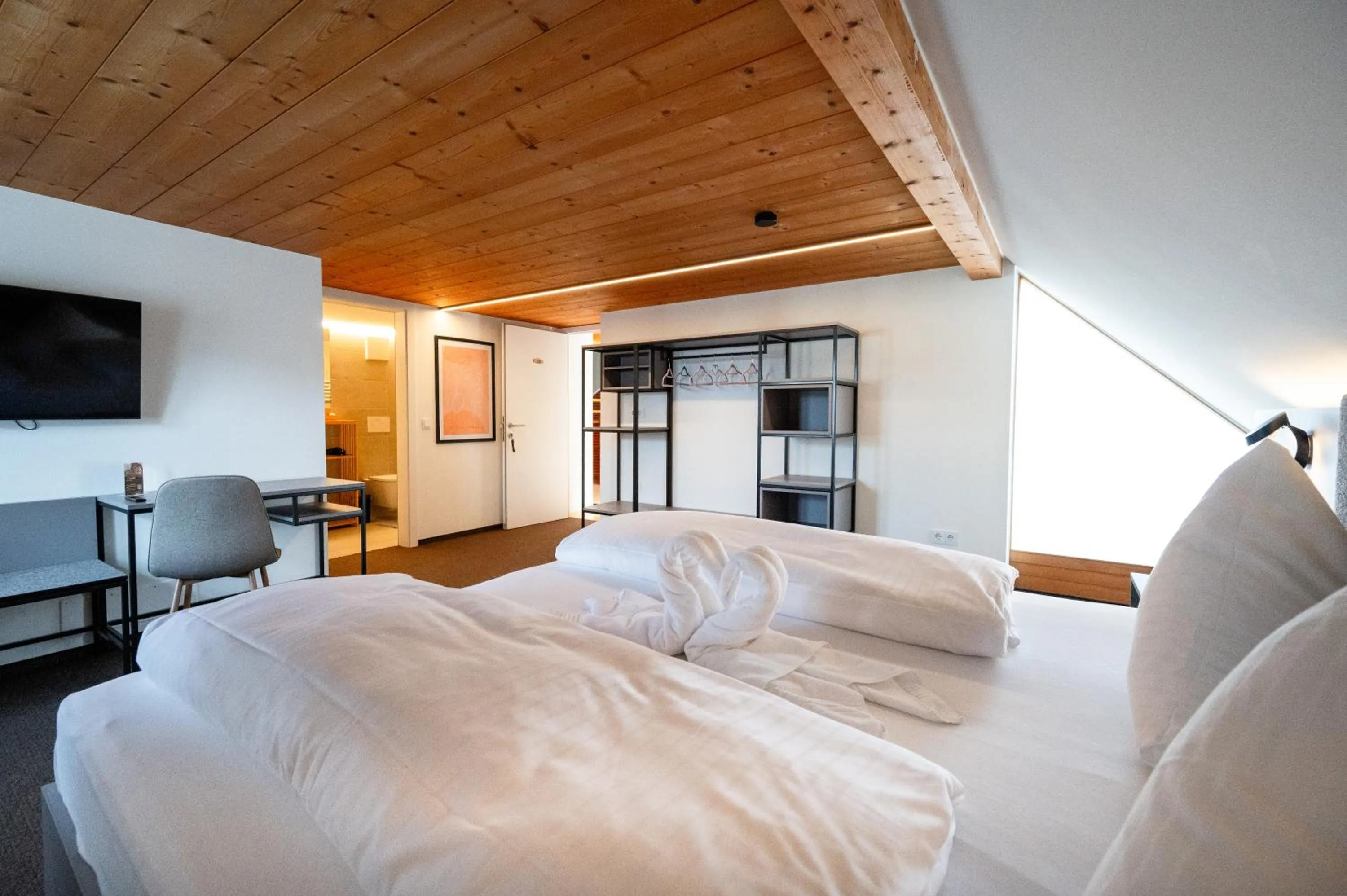 Photo of the whole room, Bed in Gasthaus Rössle