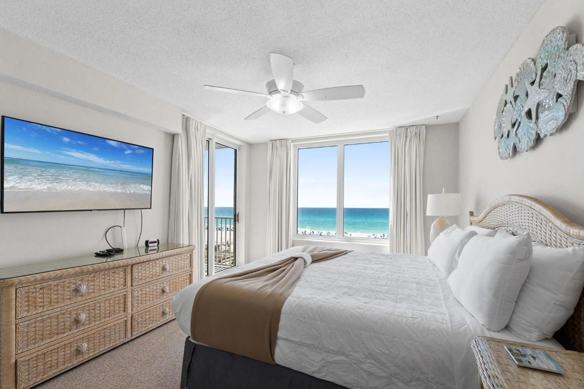 Bed in Island Princess 409 - High Tide Hideaway