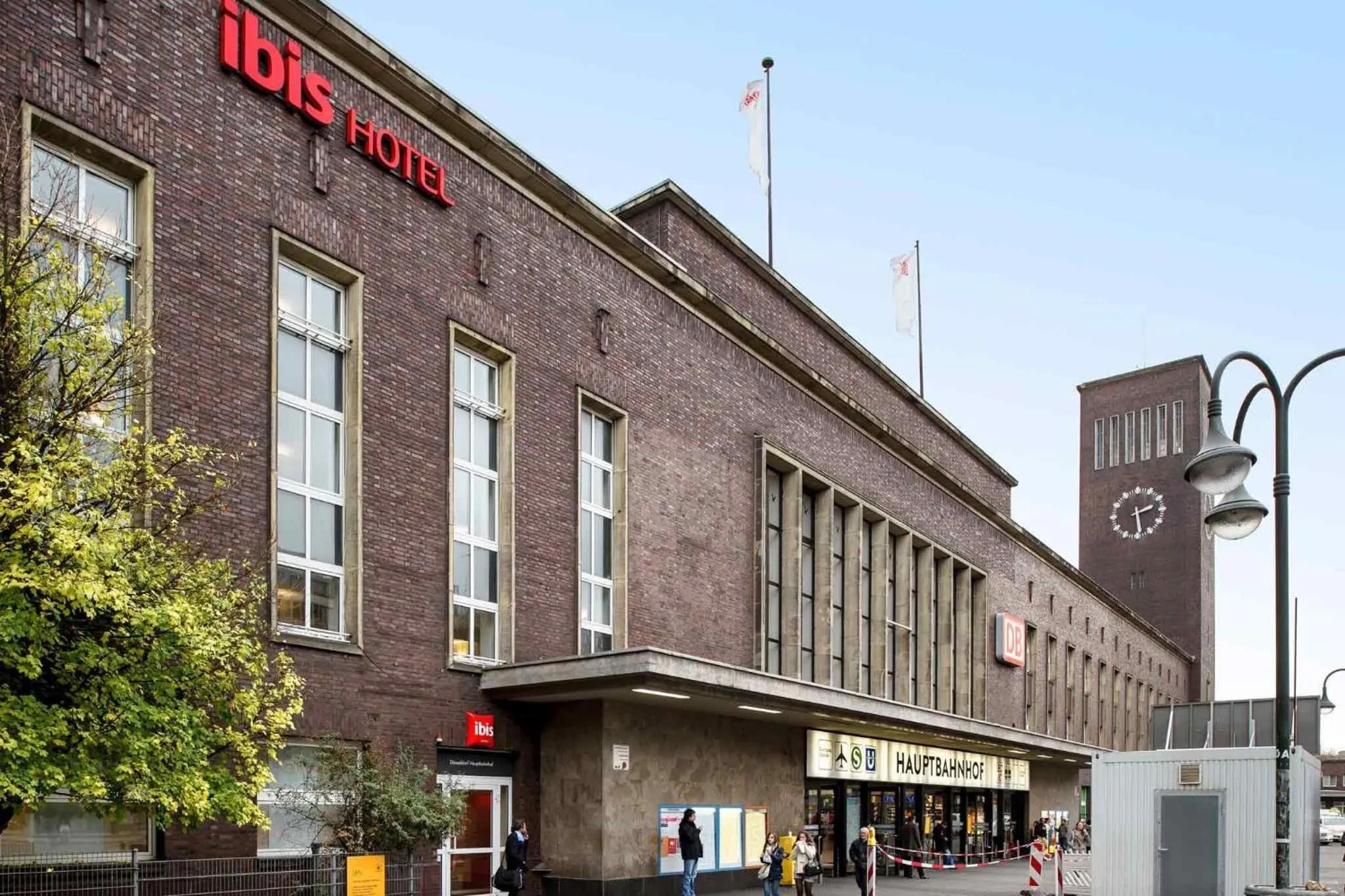 Property building in ibis Hotel Düsseldorf Hauptbahnhof