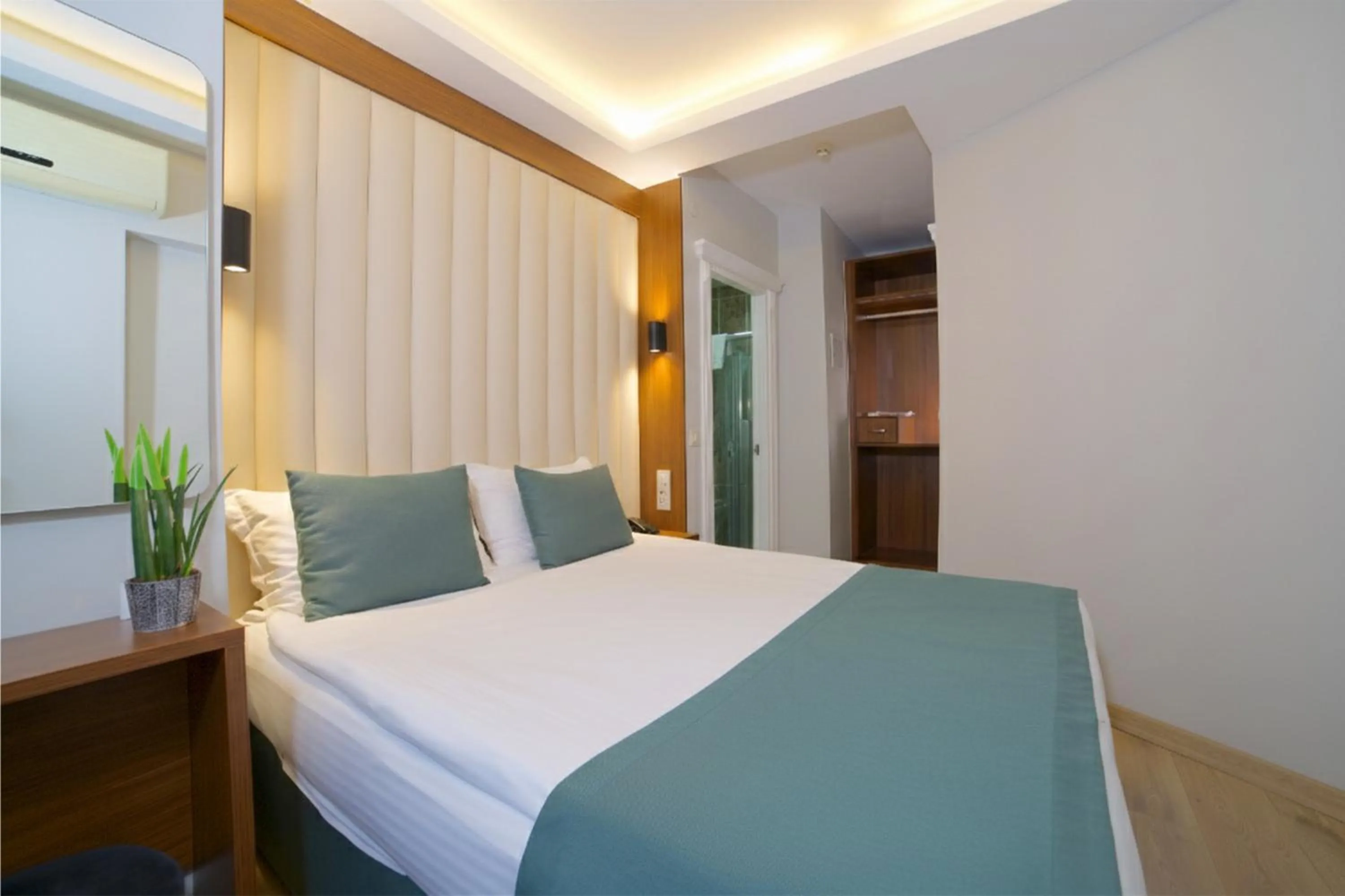 Photo of the whole room, Bed in Hotel Black Tulip