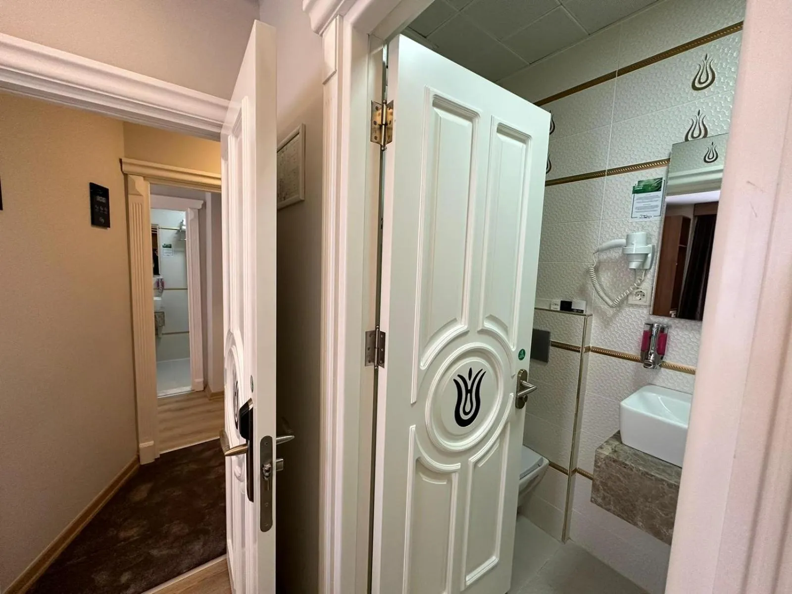 Bathroom in Hotel Black Tulip