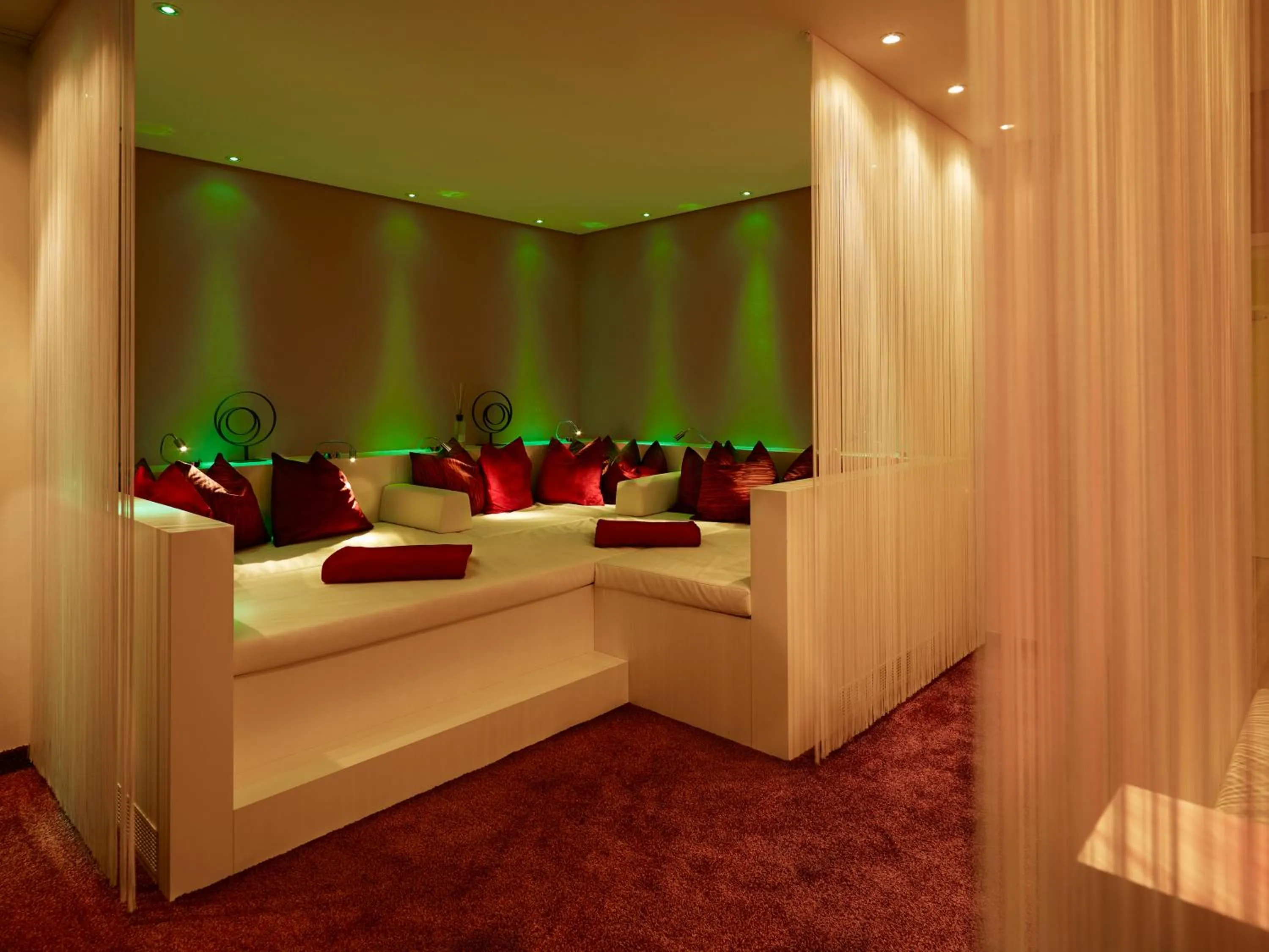 Seating area, Bed in Land & Golf Hotel Stromberg