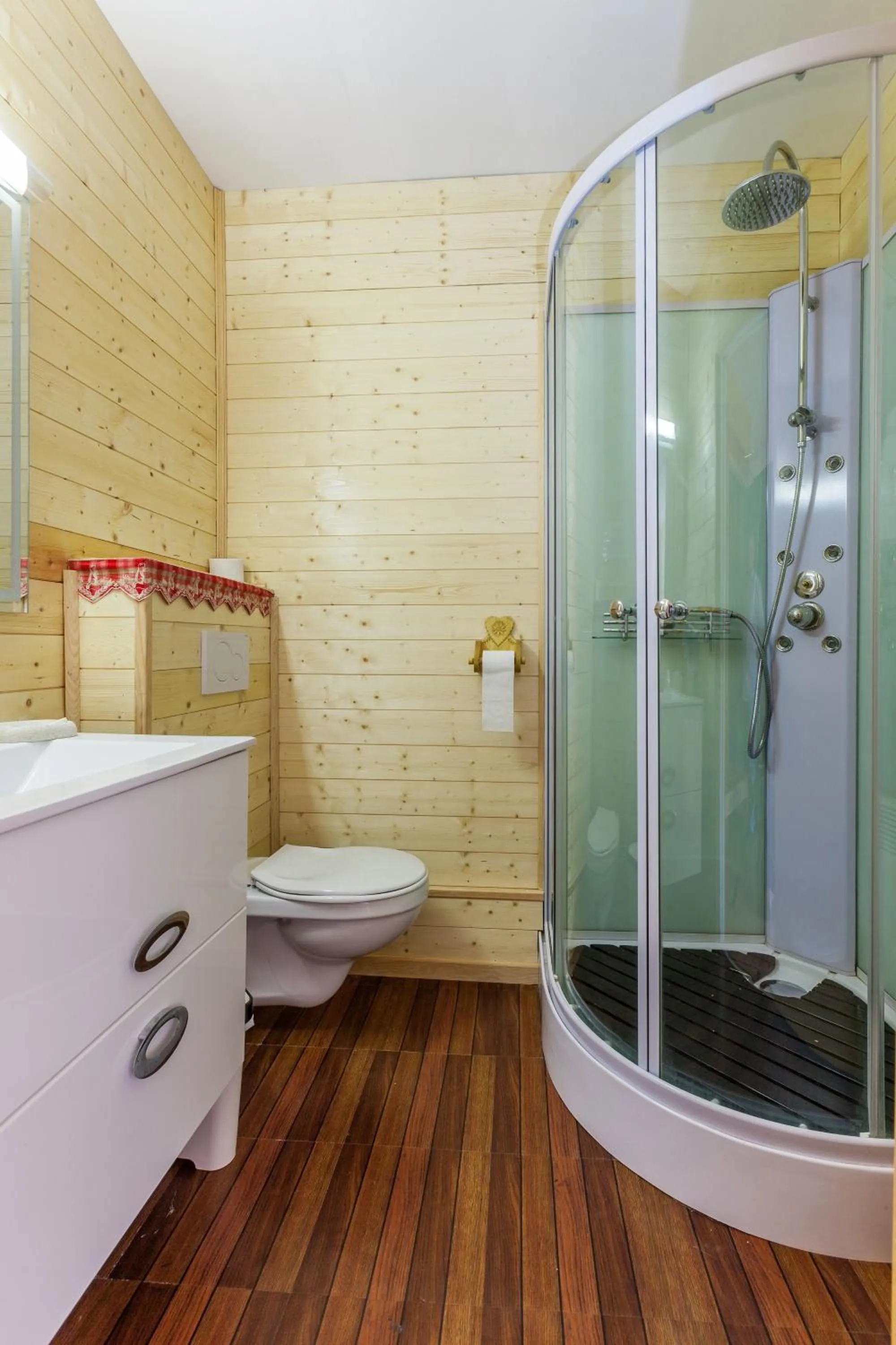 Shower in Hotel Plein Soleil