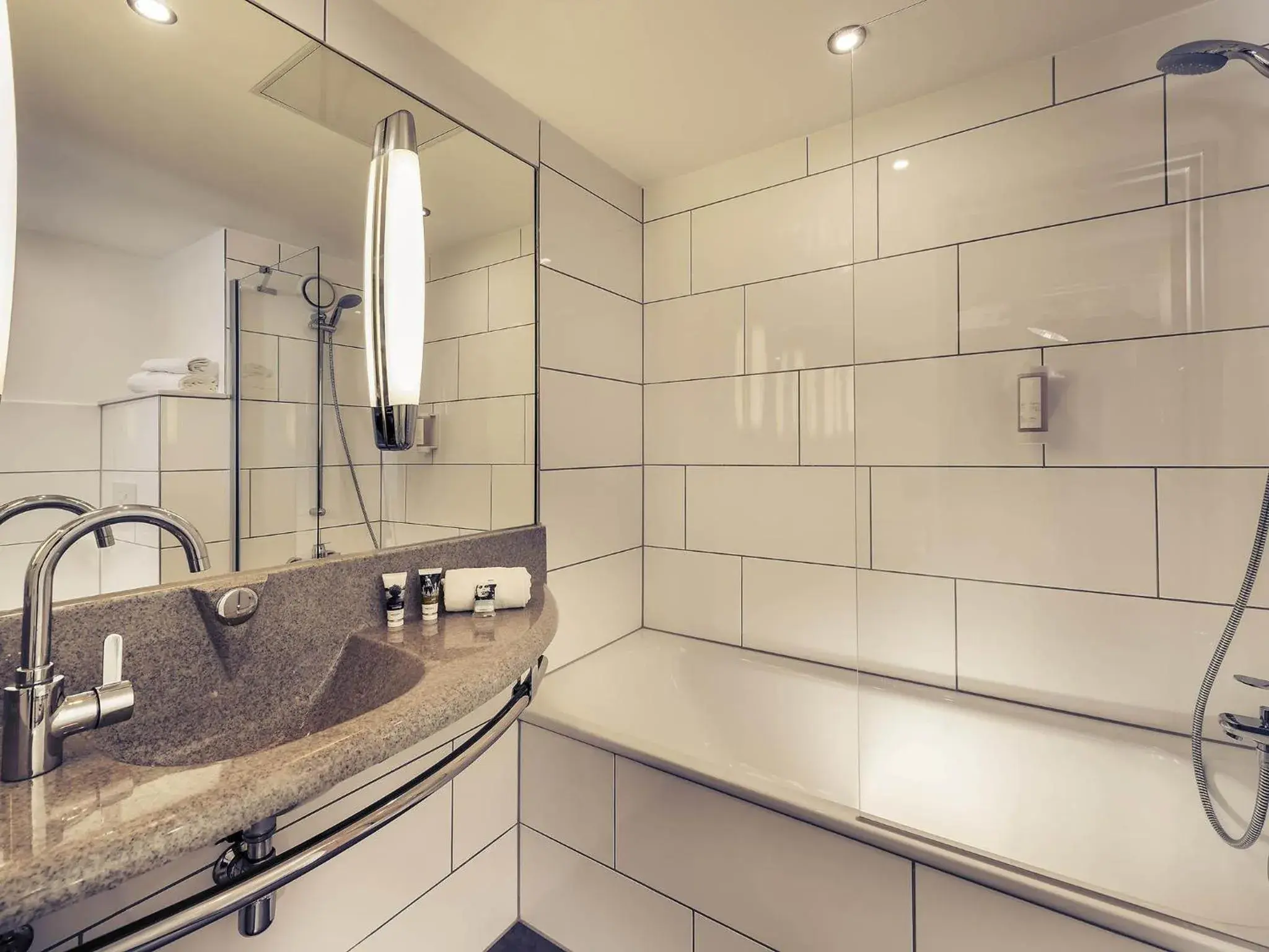 Superior Double Room with armchair in Mercure Hotel Saarbrücken Süd Superior Double Room with armchair in Mercure Hotel Saarbrücken Süd