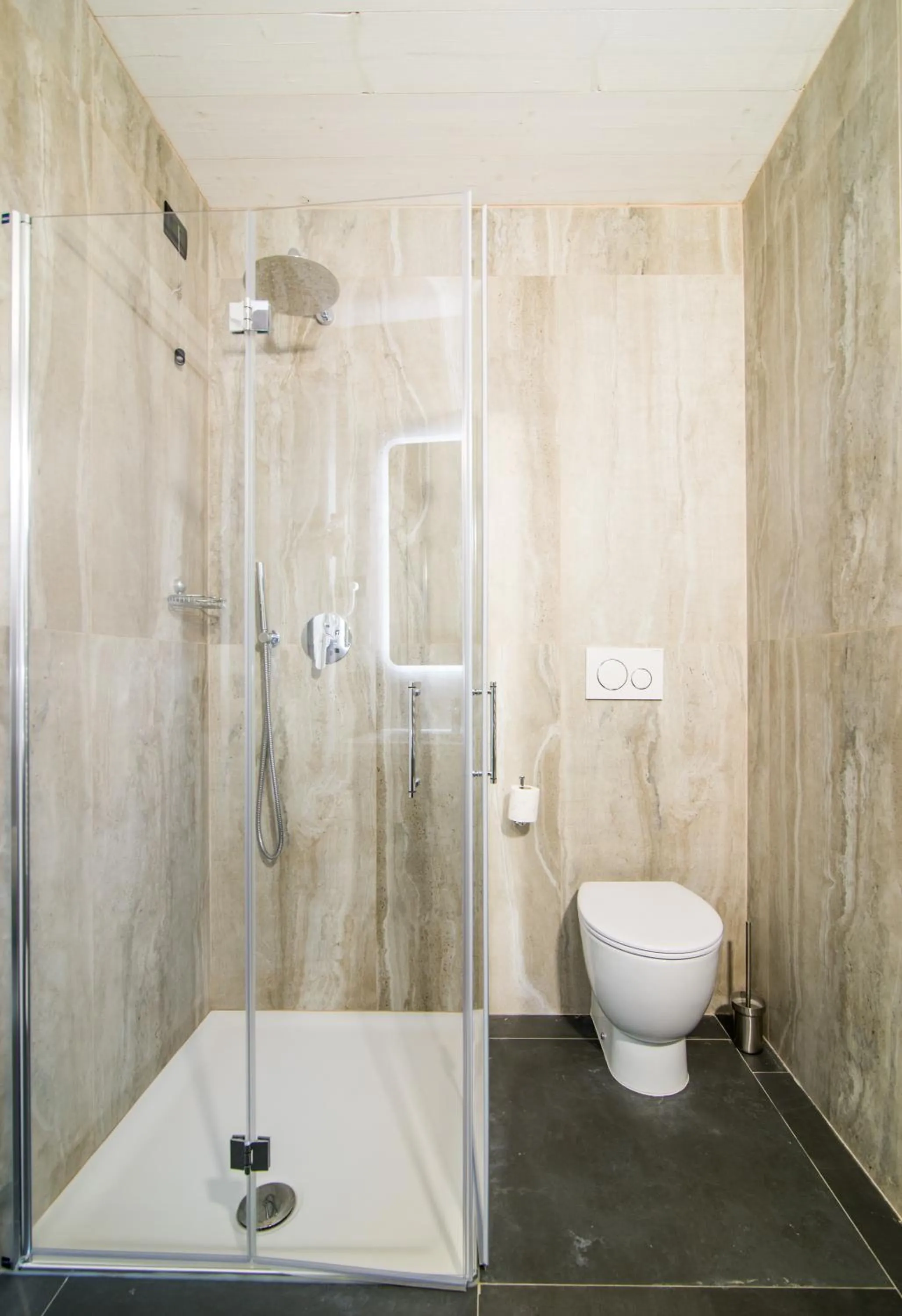 Shower in Hotel Alla Fonte