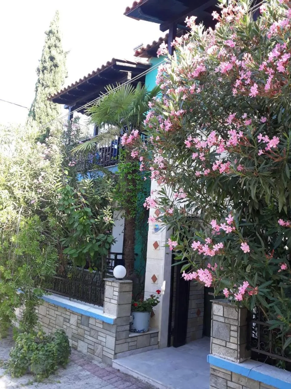 Facade/entrance in Tassos 2