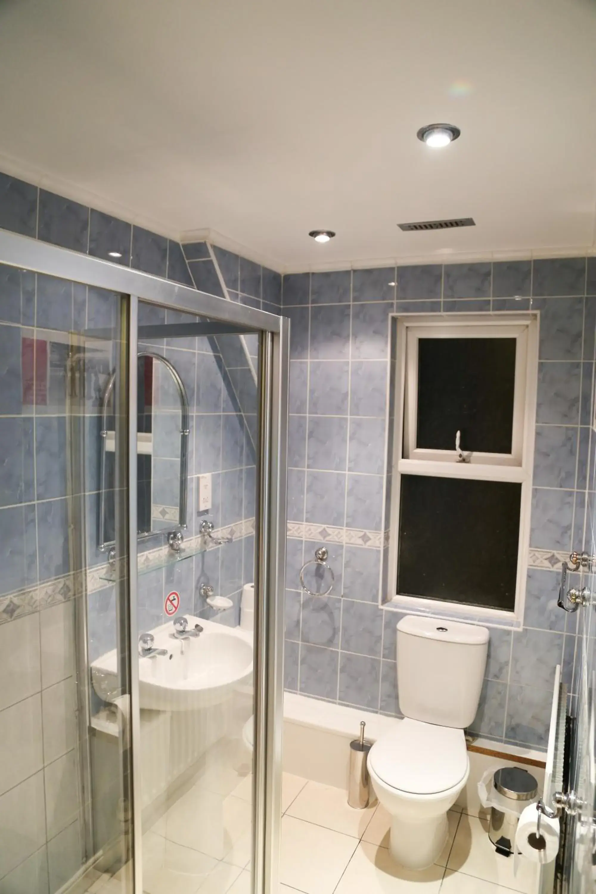 Family Room en Suite in Croft Hotel Family Room en Suite in Croft Hotel