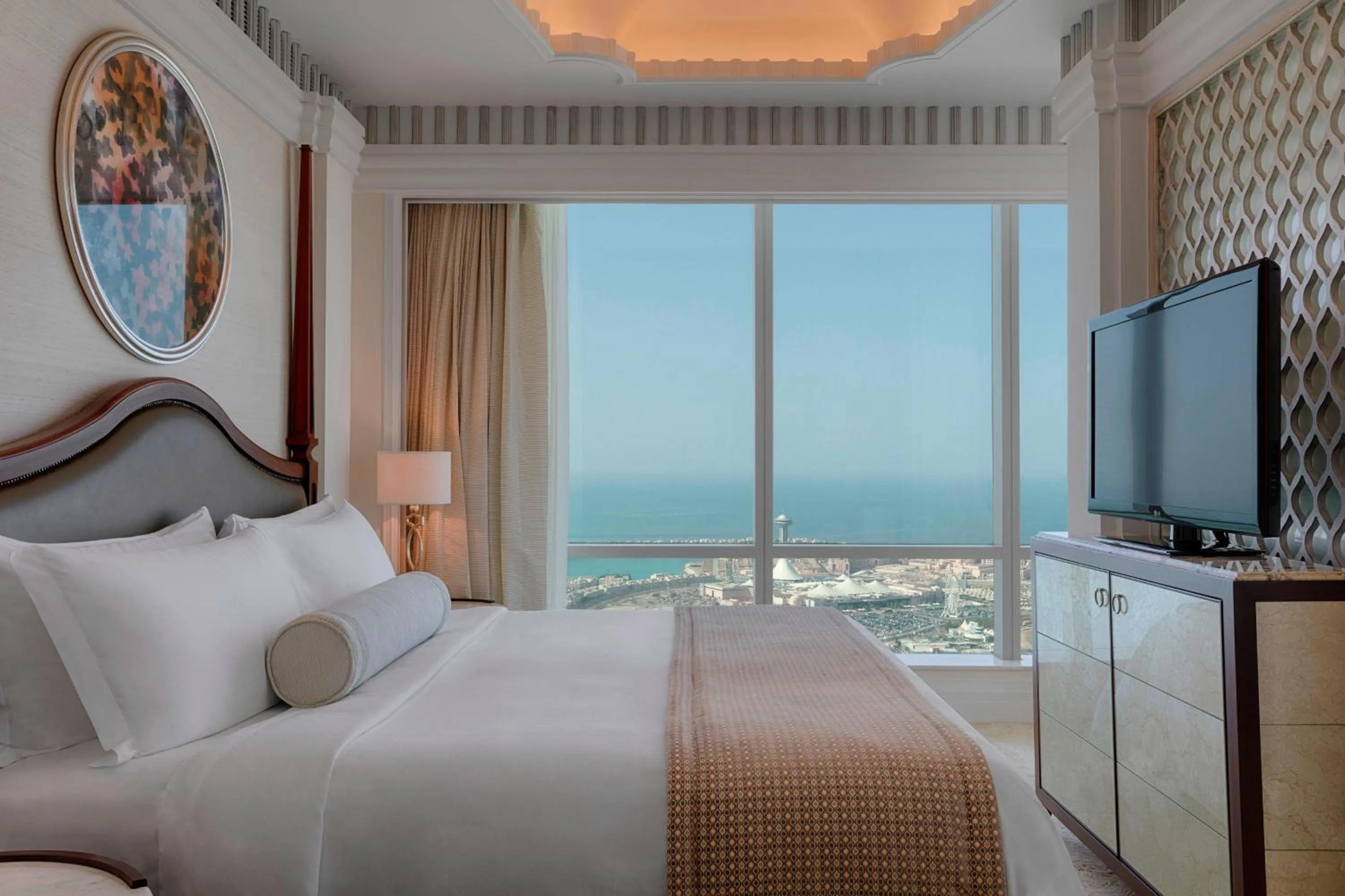 Bedroom, Bed in The St. Regis Abu Dhabi