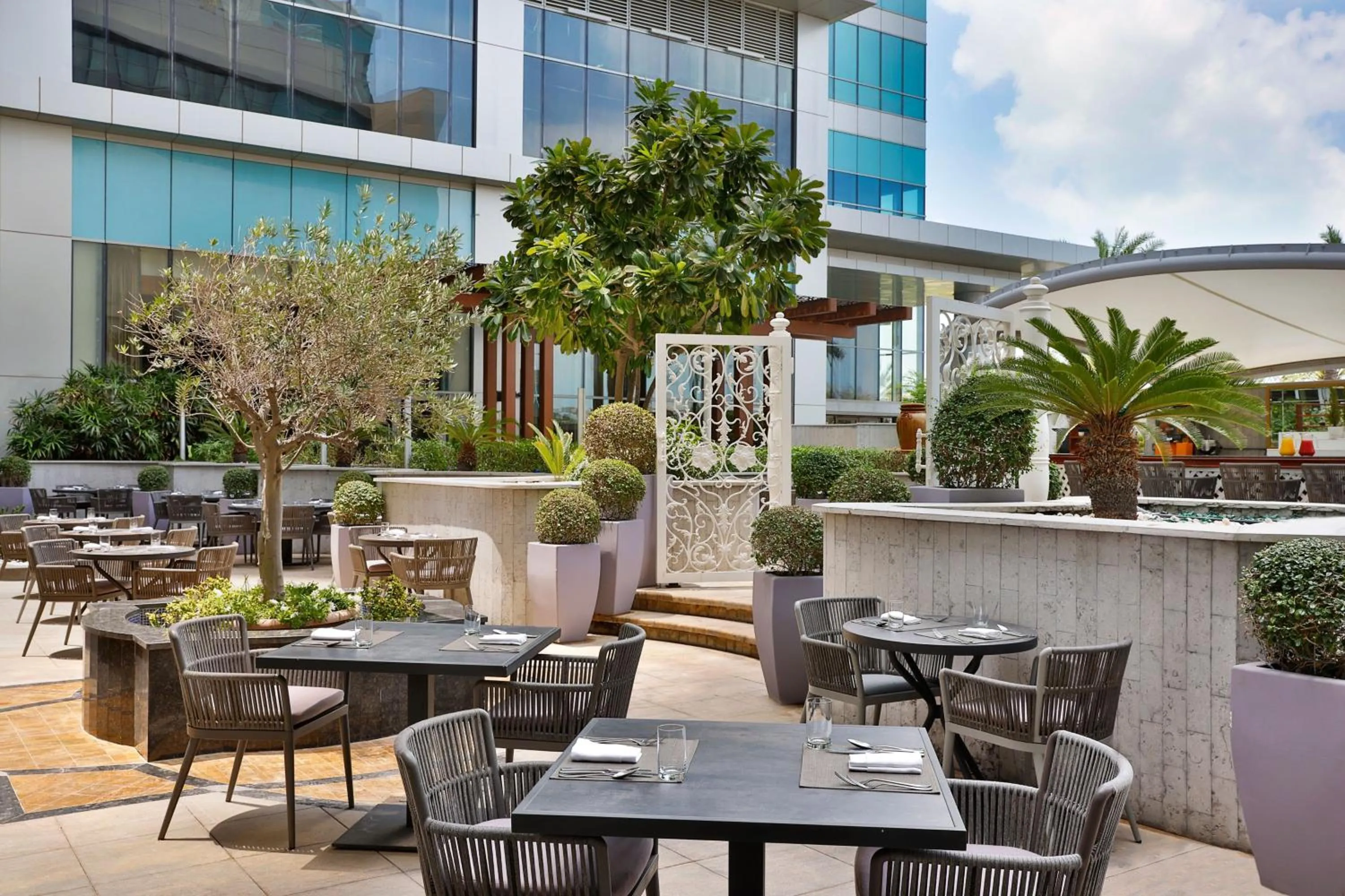 Restaurant/places to eat in The St. Regis Abu Dhabi