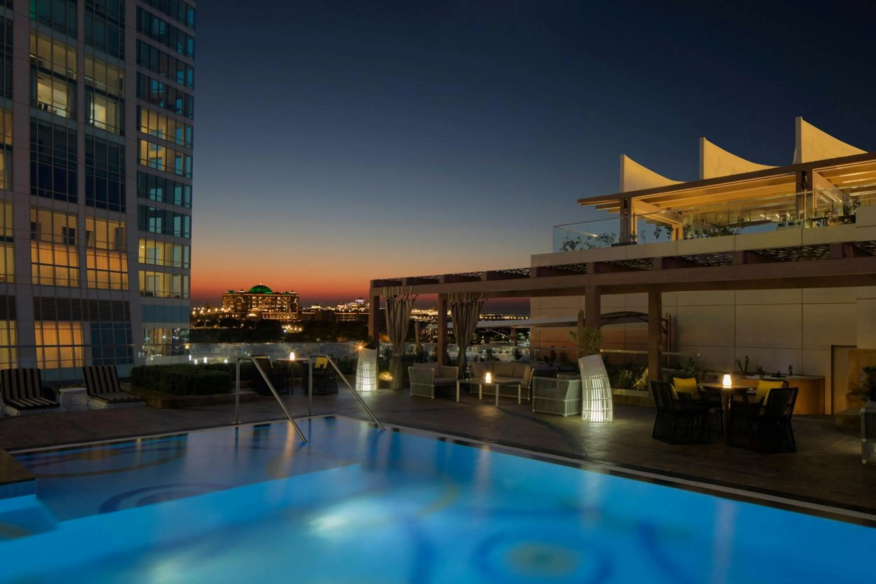 Lounge or bar in The St. Regis Abu Dhabi