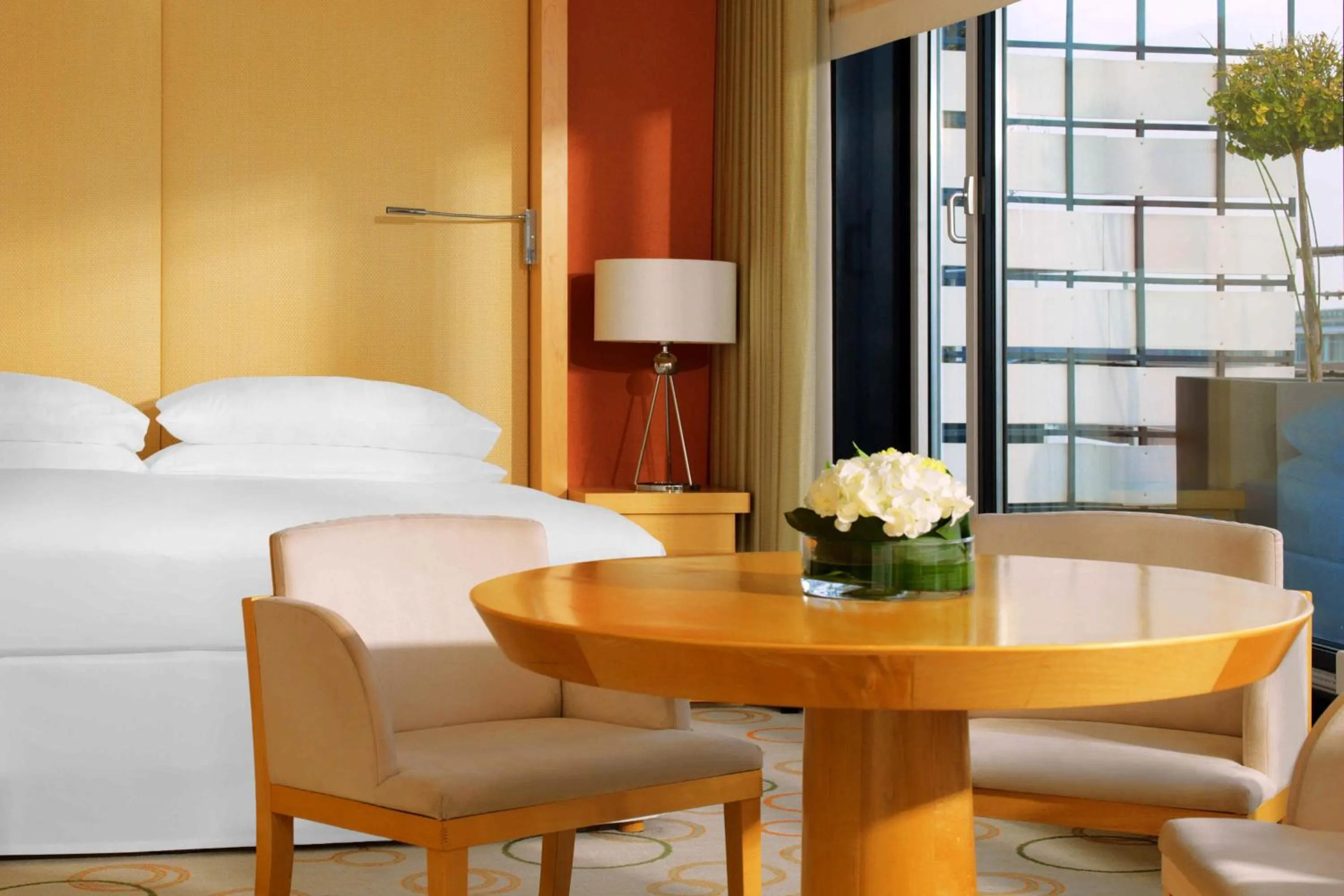 Photo of the whole room, Bed in Sheraton Berlin Grand Hotel Esplanade