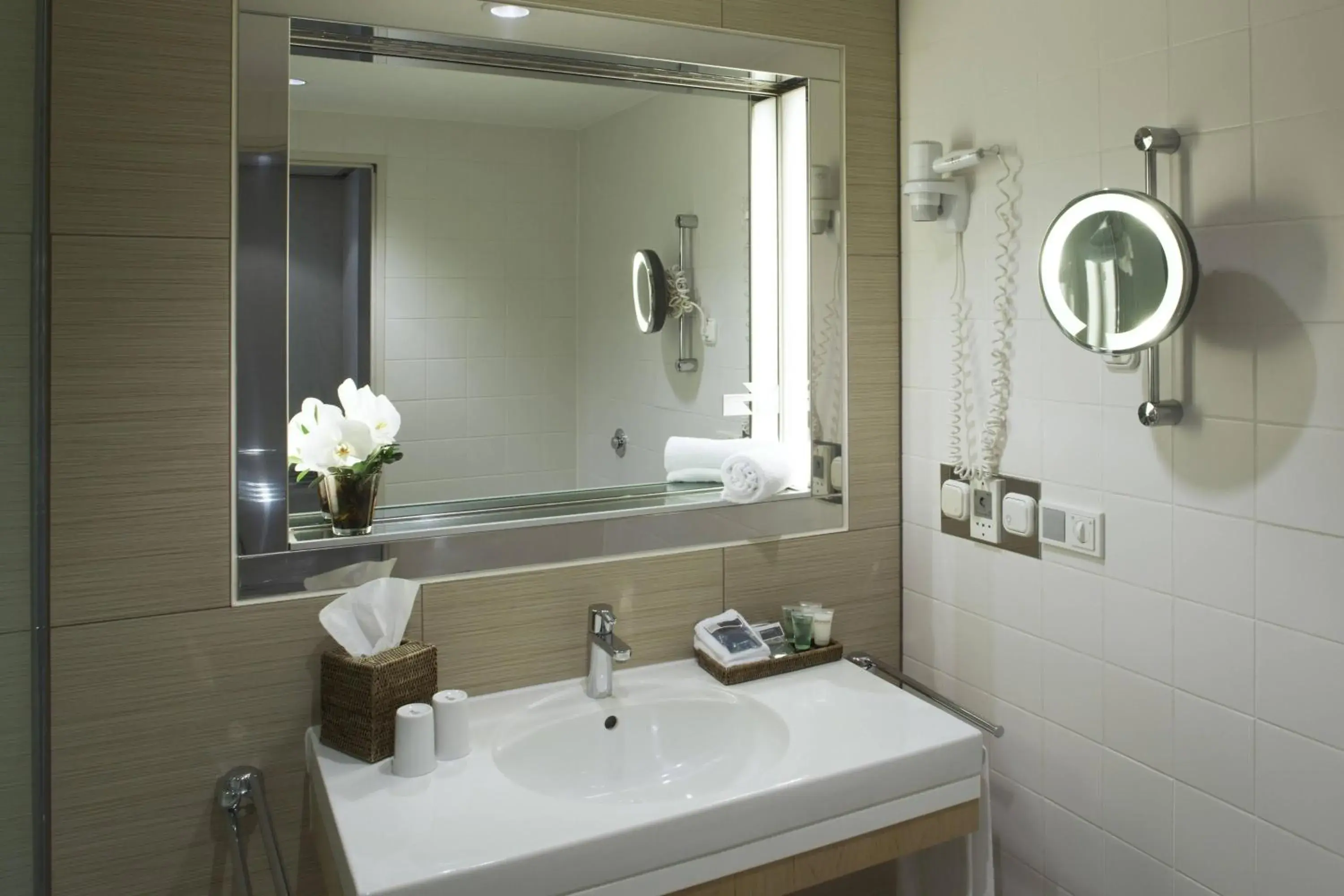 Club Twin Room with Club Lounge Access in Sheraton Berlin Grand Hotel Esplanade Club Twin Room with Club Lounge Access in Sheraton Berlin Grand Hotel Esplanade