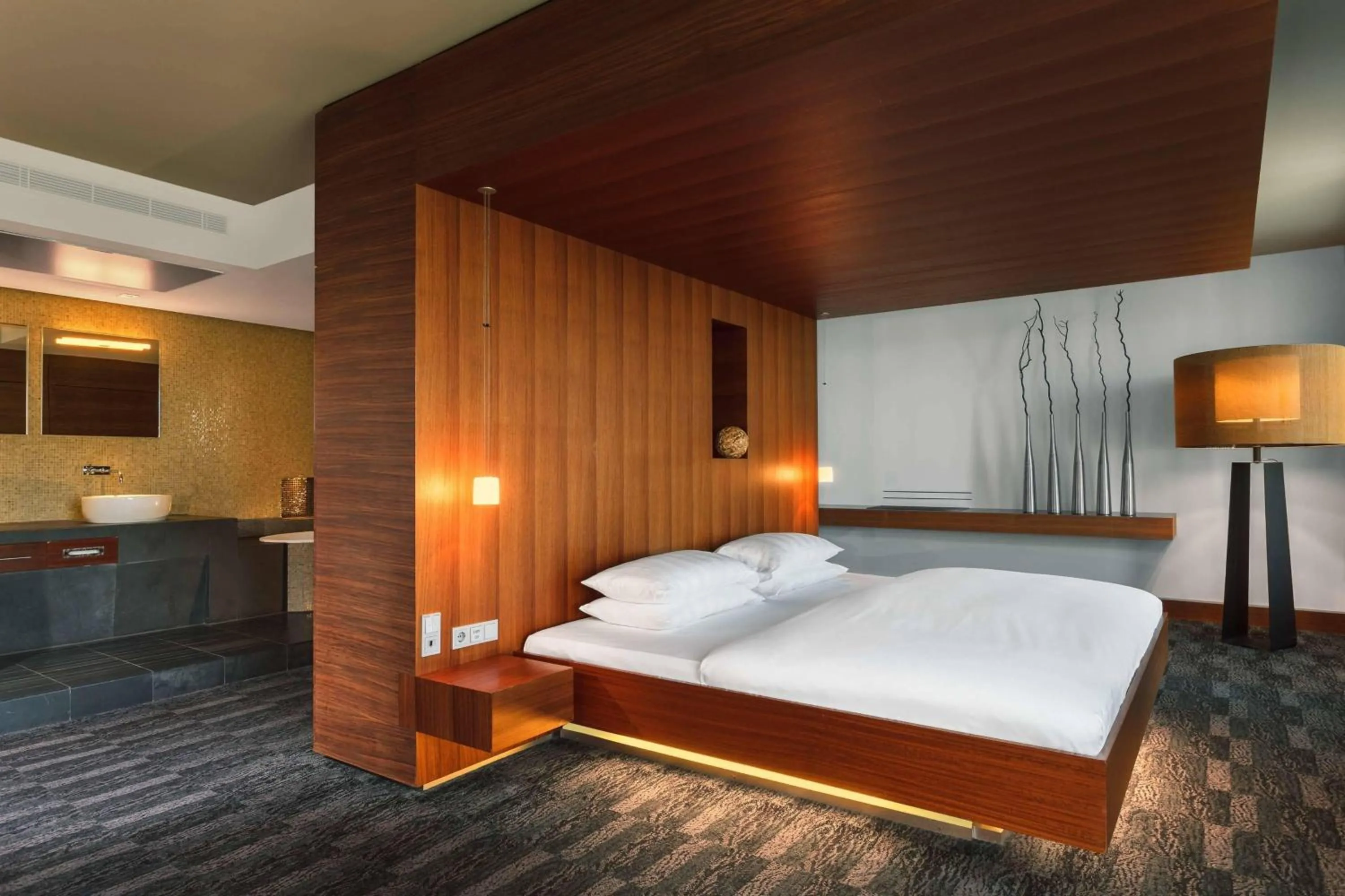 Photo of the whole room, Bed in Sheraton Berlin Grand Hotel Esplanade