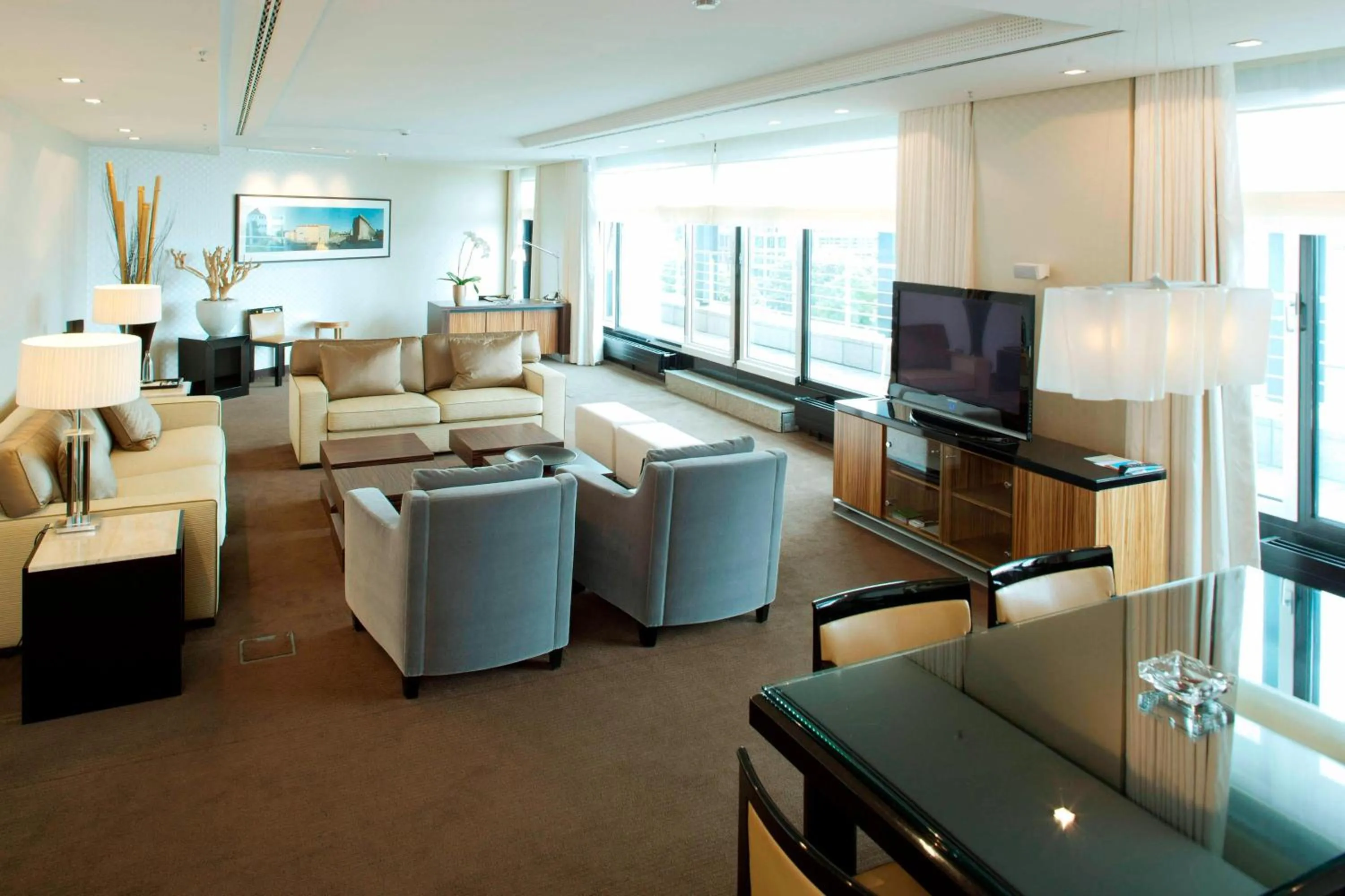 Living room in Sheraton Berlin Grand Hotel Esplanade