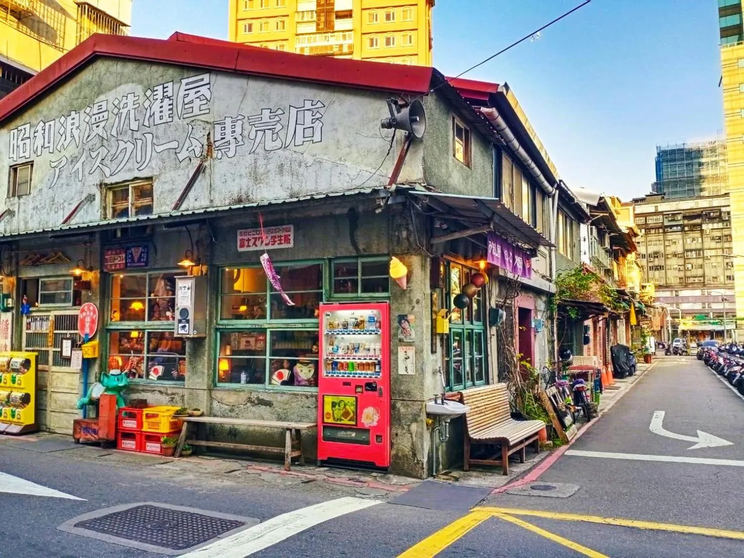 Nearby landmark in V-one Vogue Hotel