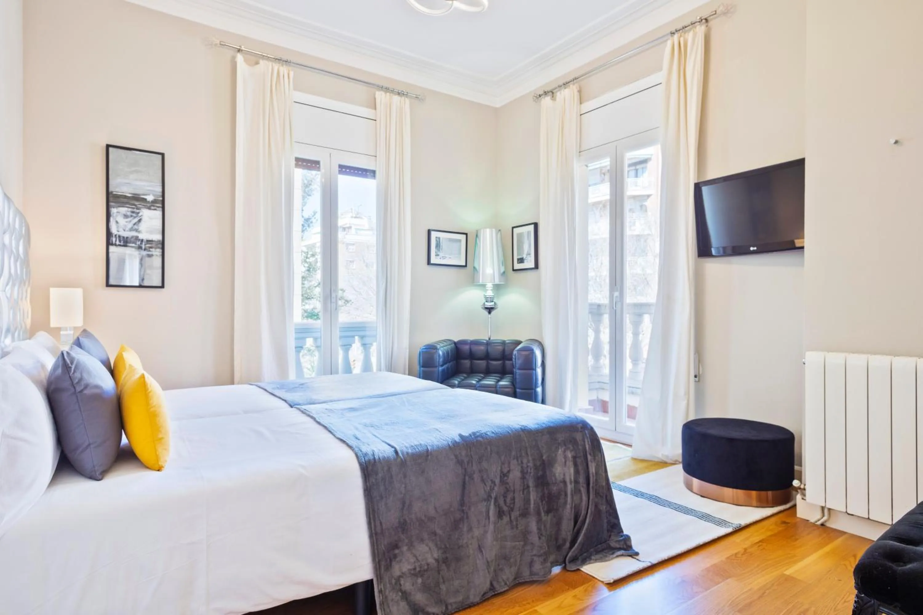 Bed in Villa Victoria Barcelona