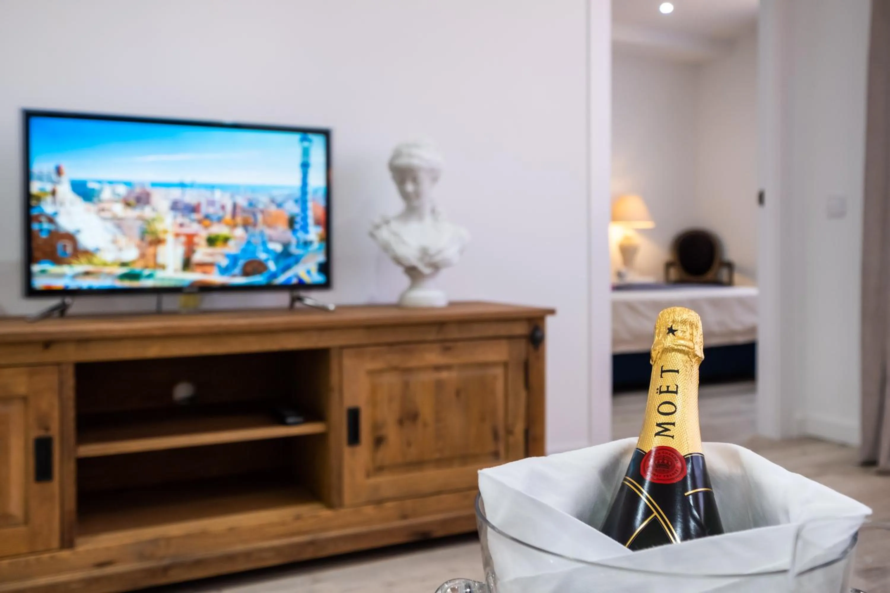 TV and multimedia in Lux Apartments Barcelona