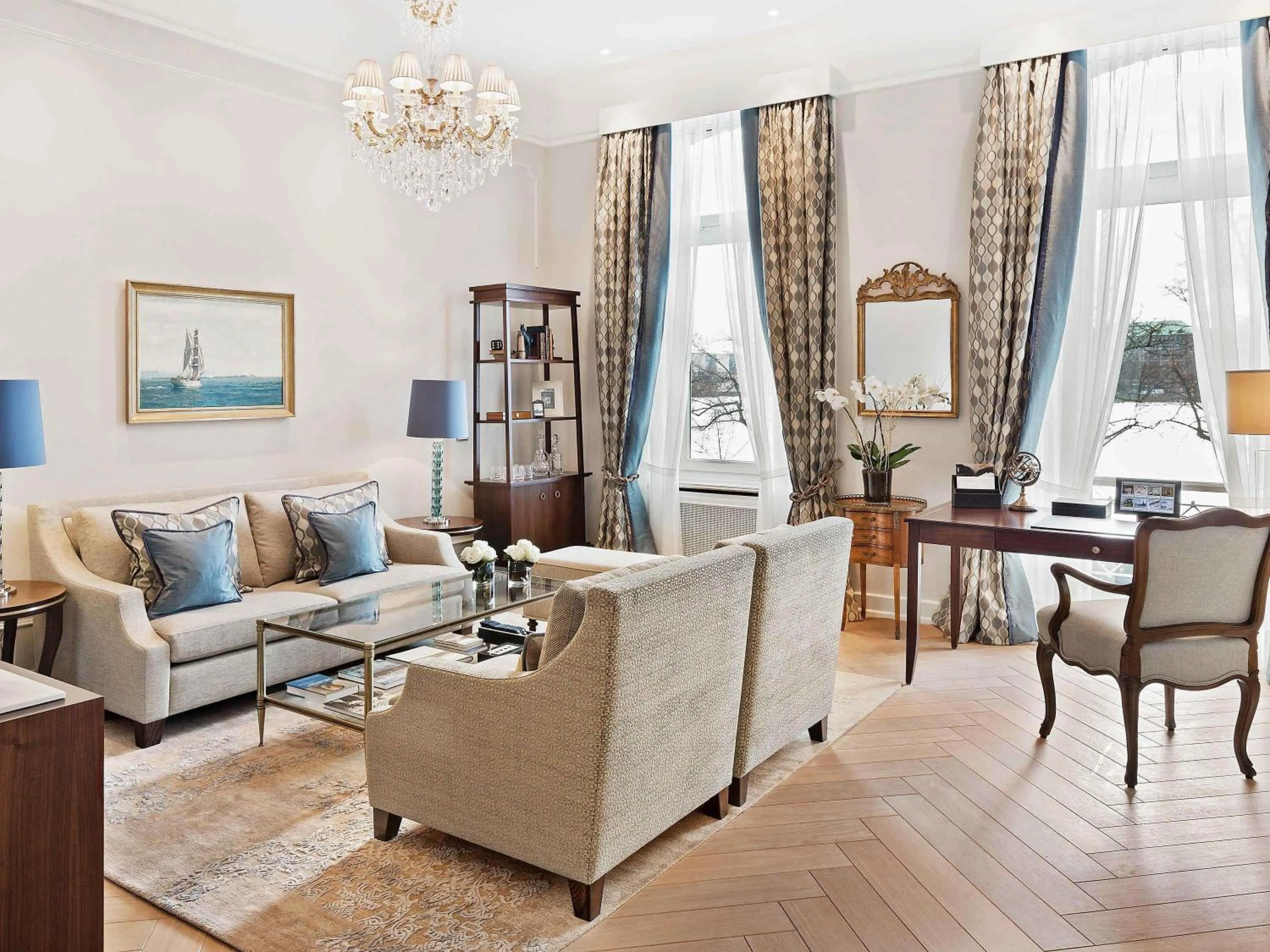 Bedroom in Fairmont Hotel Vier Jahreszeiten