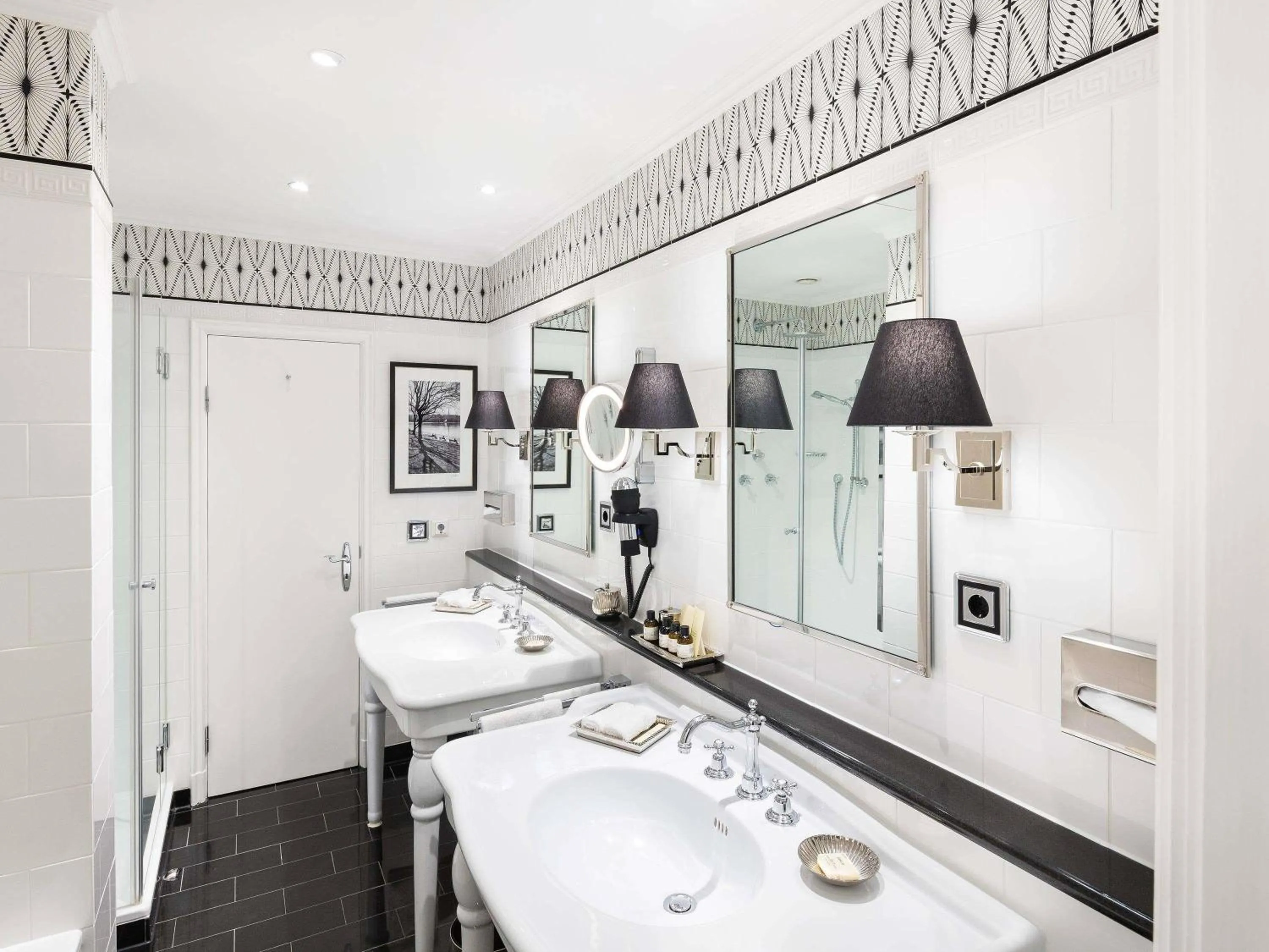 Bedroom in Fairmont Hotel Vier Jahreszeiten