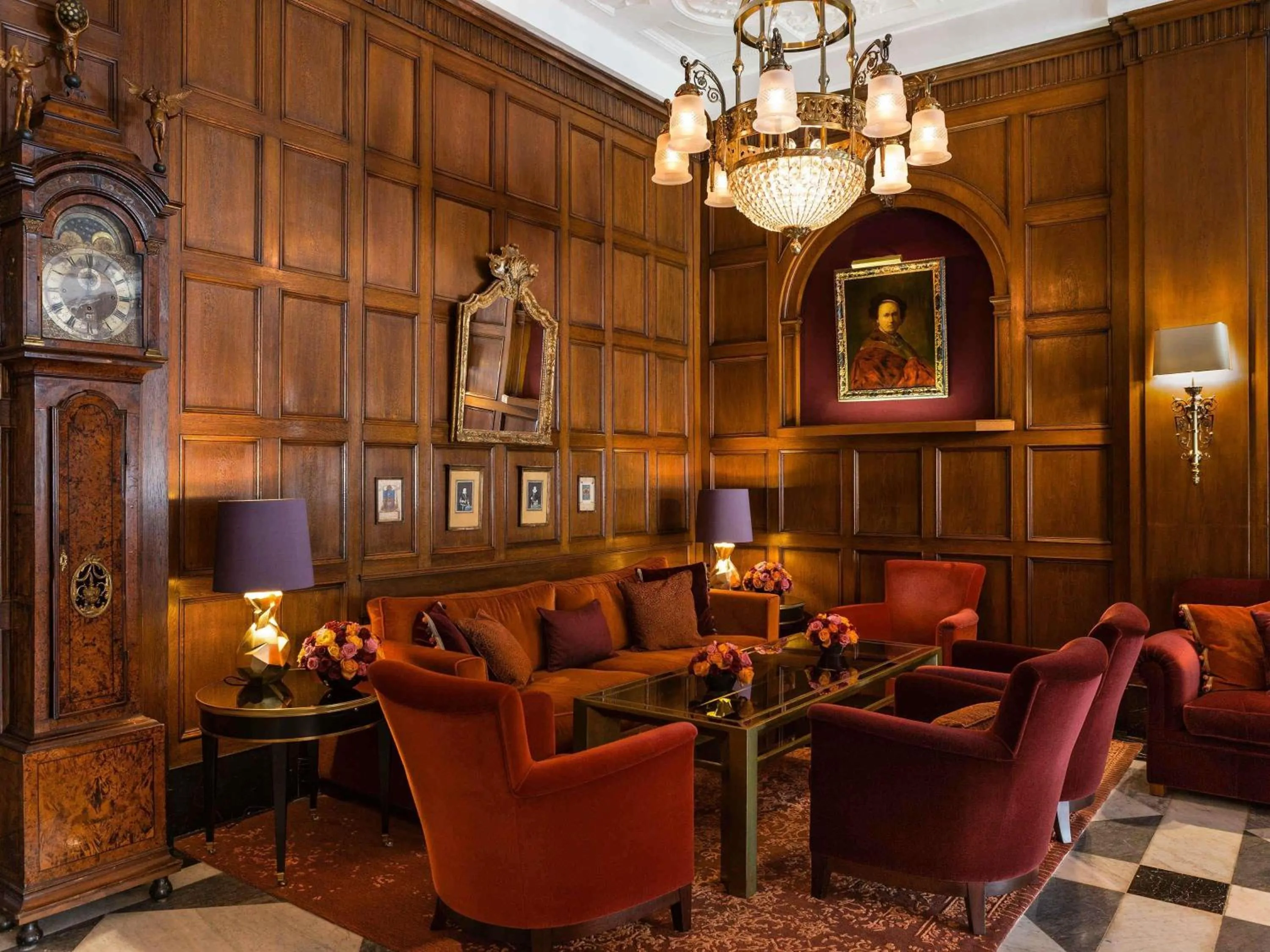 Restaurant/places to eat in Fairmont Hotel Vier Jahreszeiten