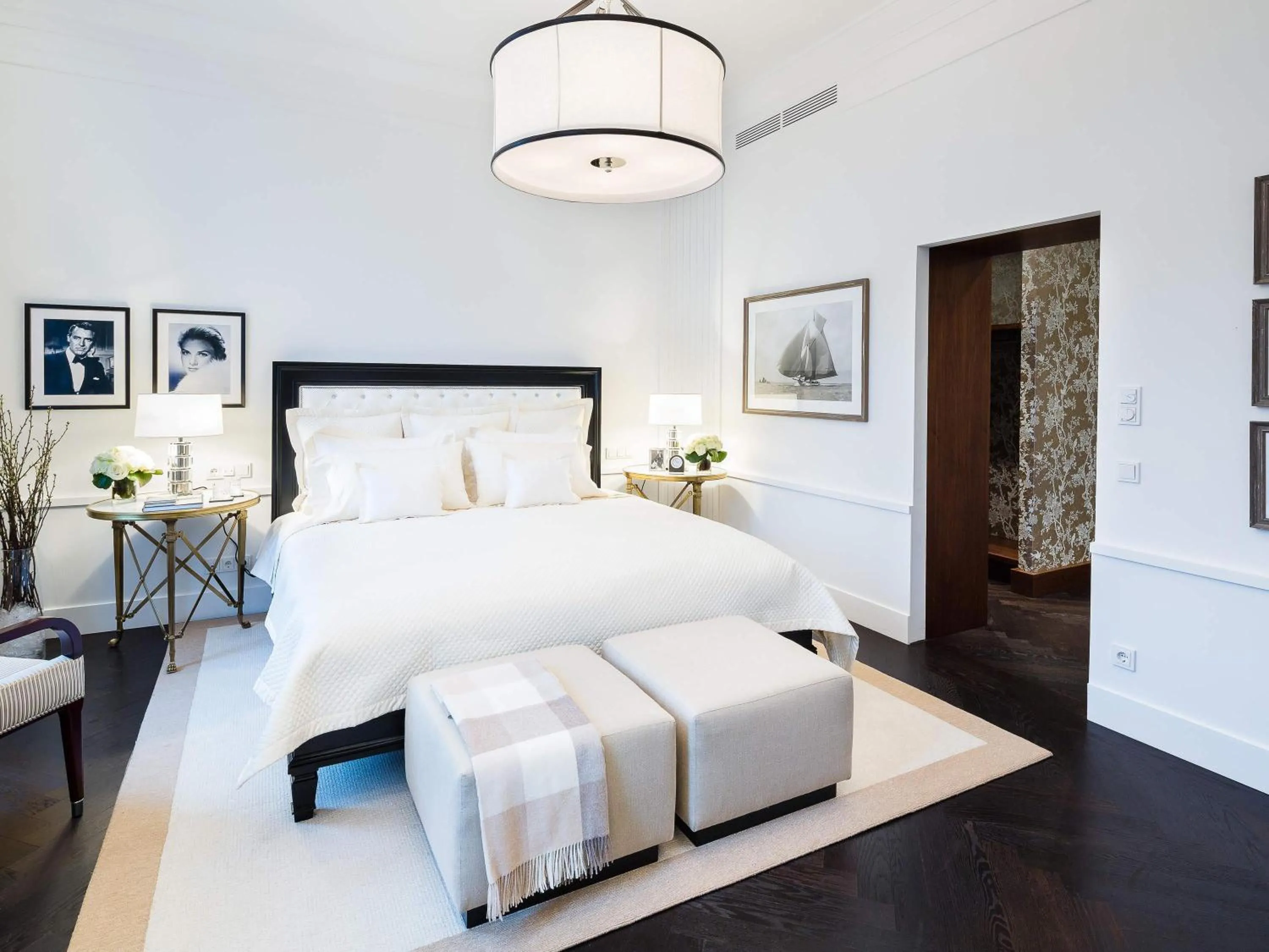 Bedroom, Bed in Fairmont Hotel Vier Jahreszeiten