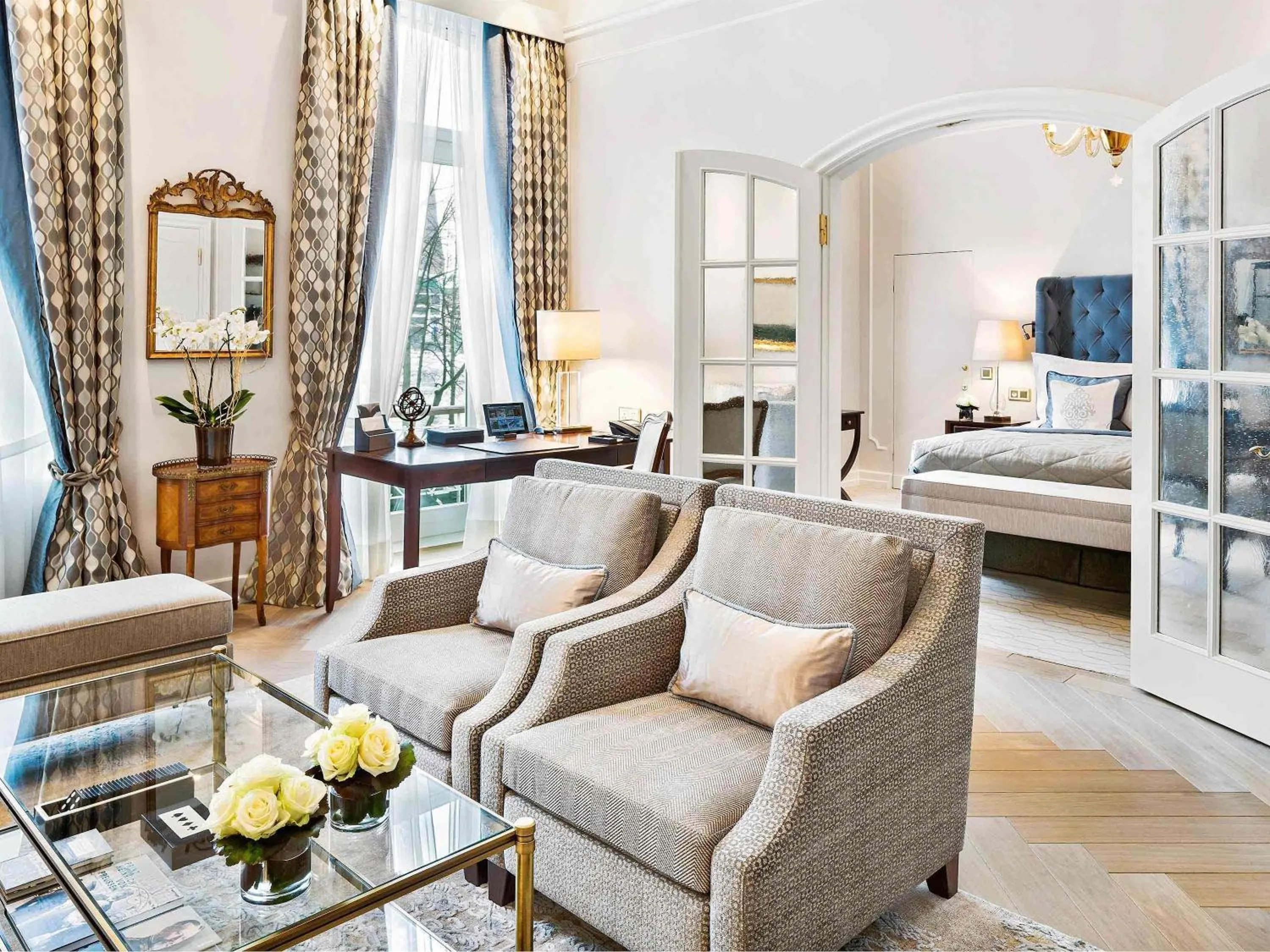 Bedroom, Bed in Fairmont Hotel Vier Jahreszeiten