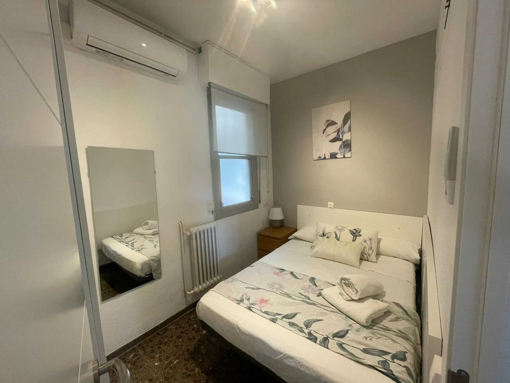 Bed in Family-Friendly Home in Central Barcelona 4BDR