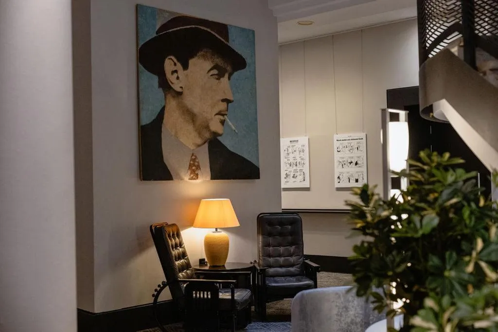 Decorative detail in Hotel Remarque