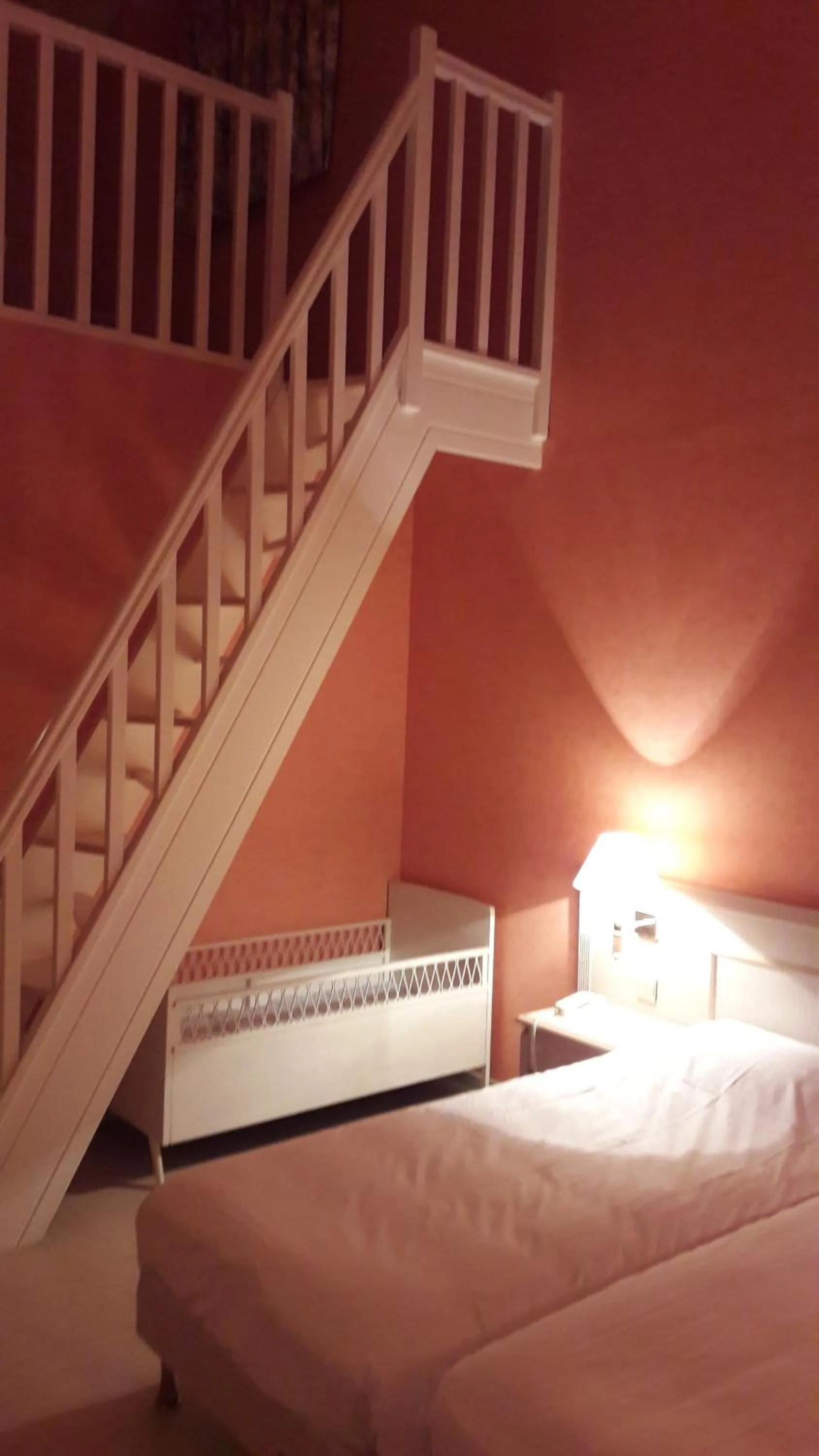 cot, Bed in Logis L'Auberge Bourbonnaise