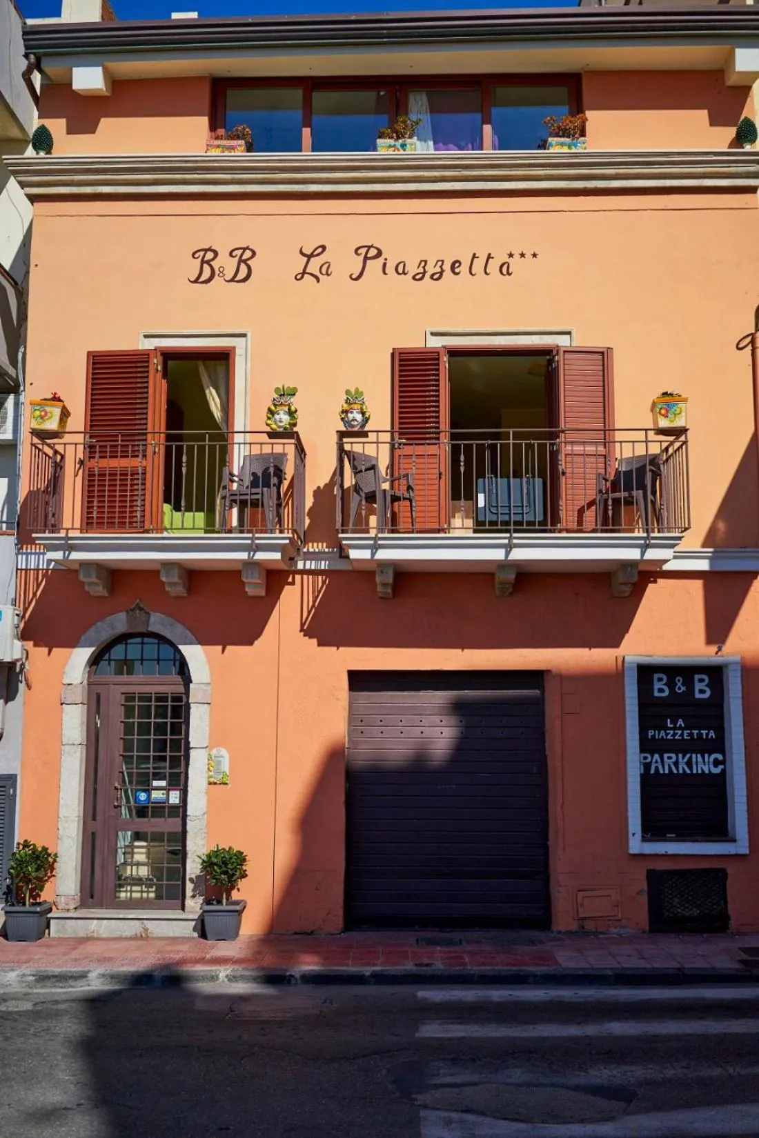 Property building in La Piazzetta