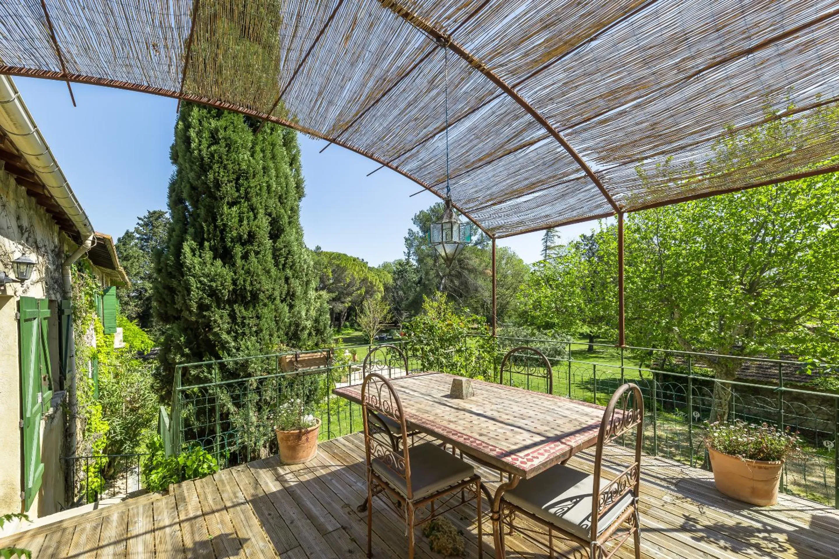 Patio in Domaine de Rhodes - 5 Chambres et 7 locations de vacances