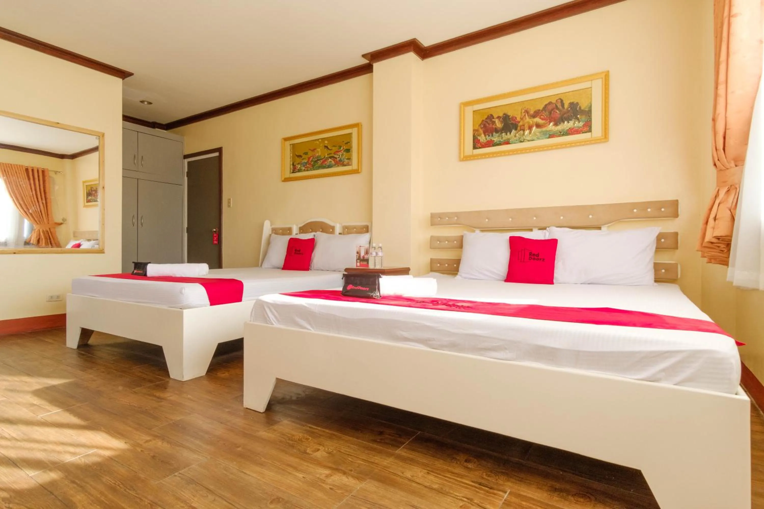Bed in RedDoorz Plus @ Seaborne Hotel Subic Zambales