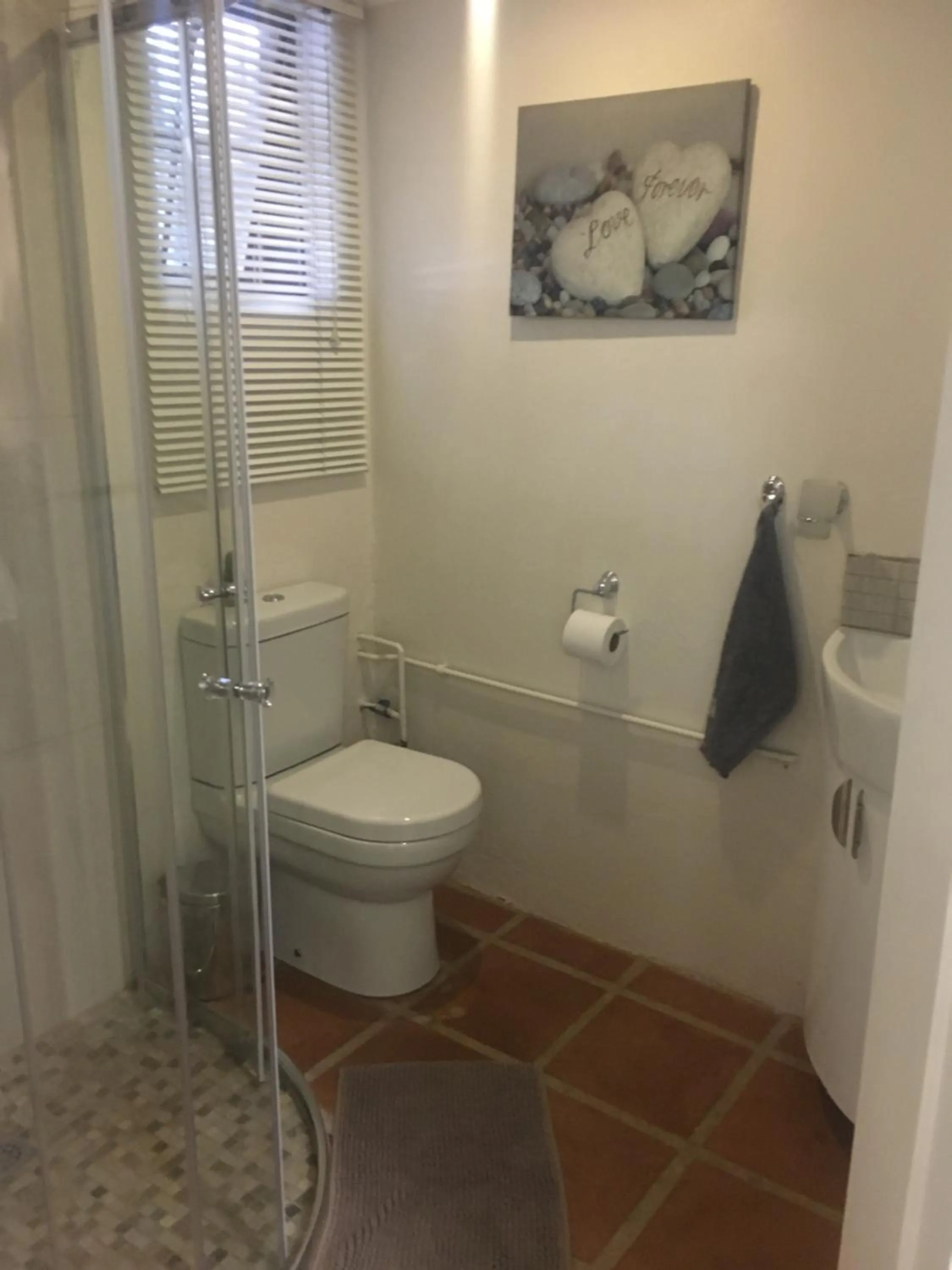 Bathroom in Ciara Guesthouse