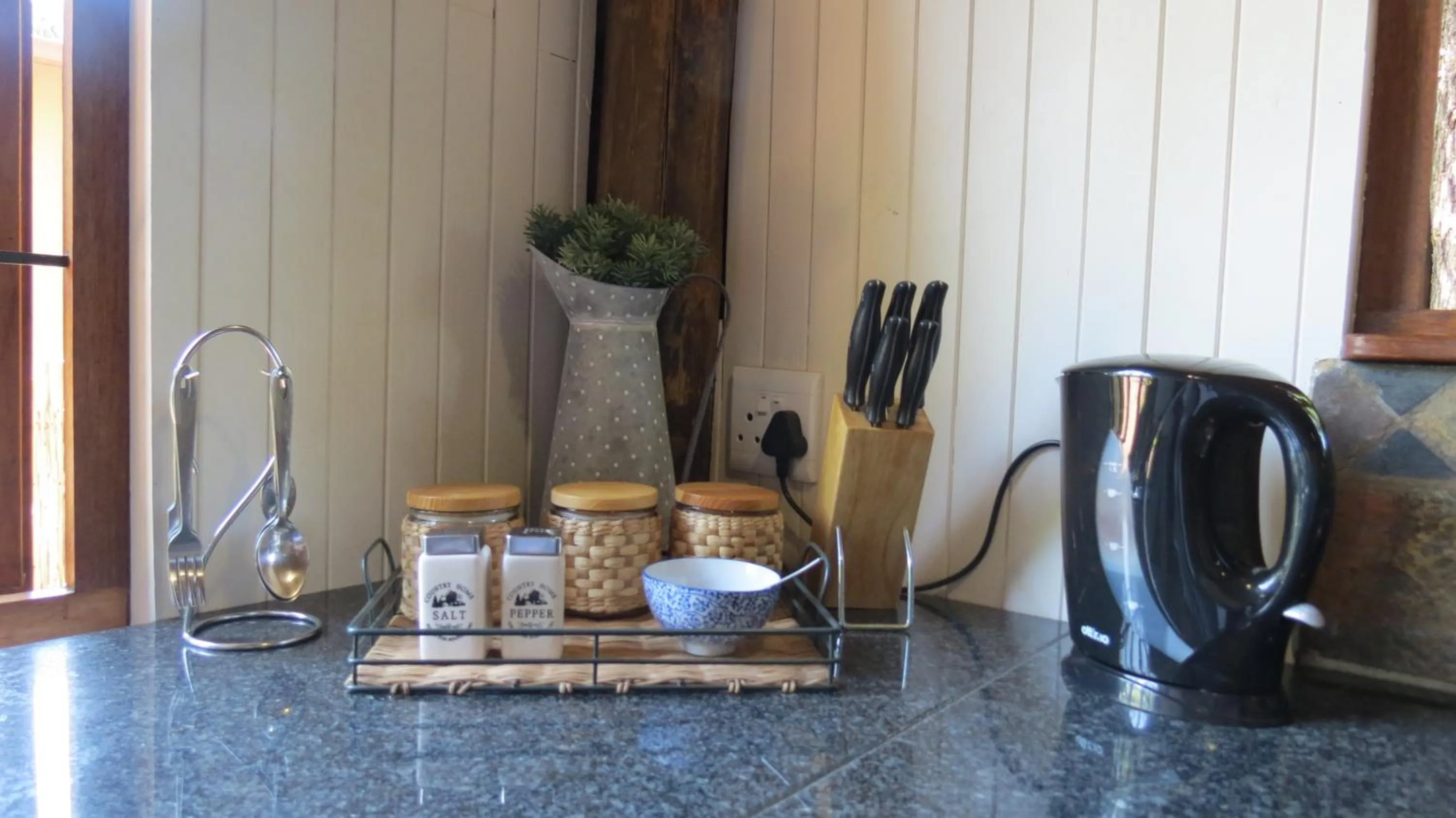 Coffee/tea facilities in Ciara Guesthouse