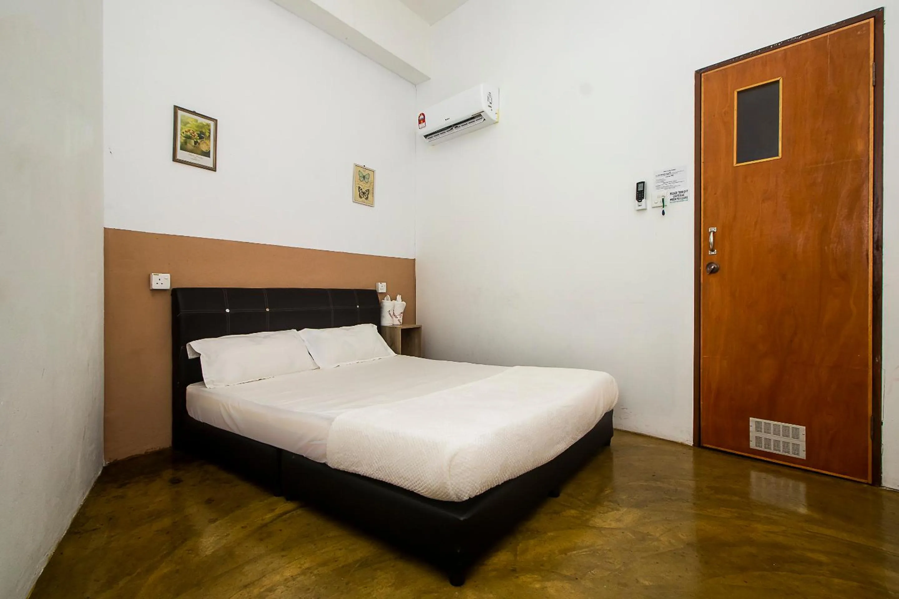 Bedroom, Bed in SPOT ON 89805 The Traveler Home