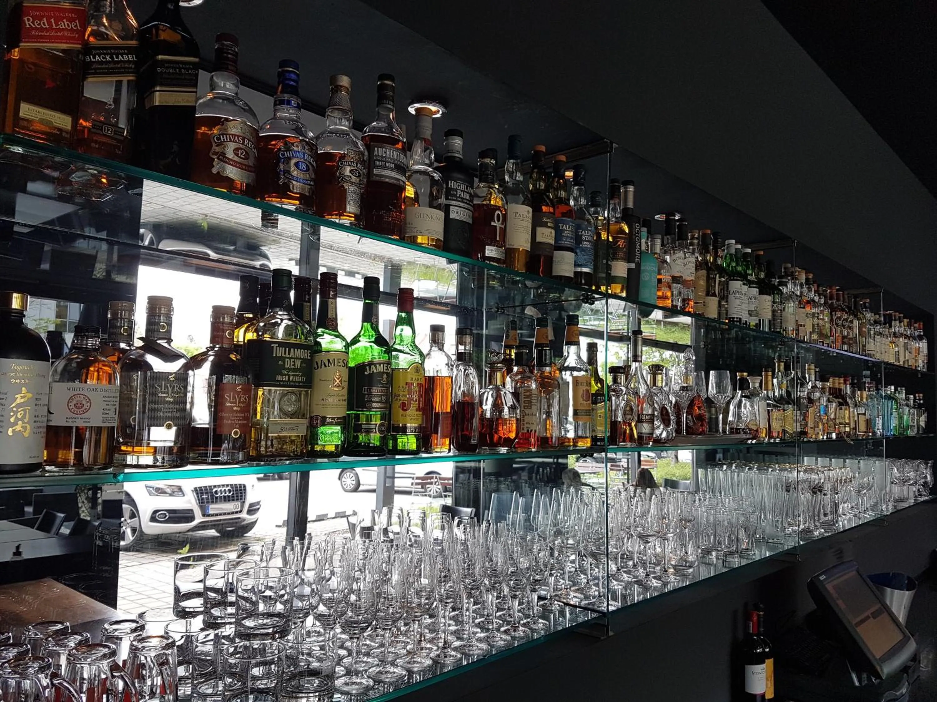 Alcoholic drinks in Kult Hotel