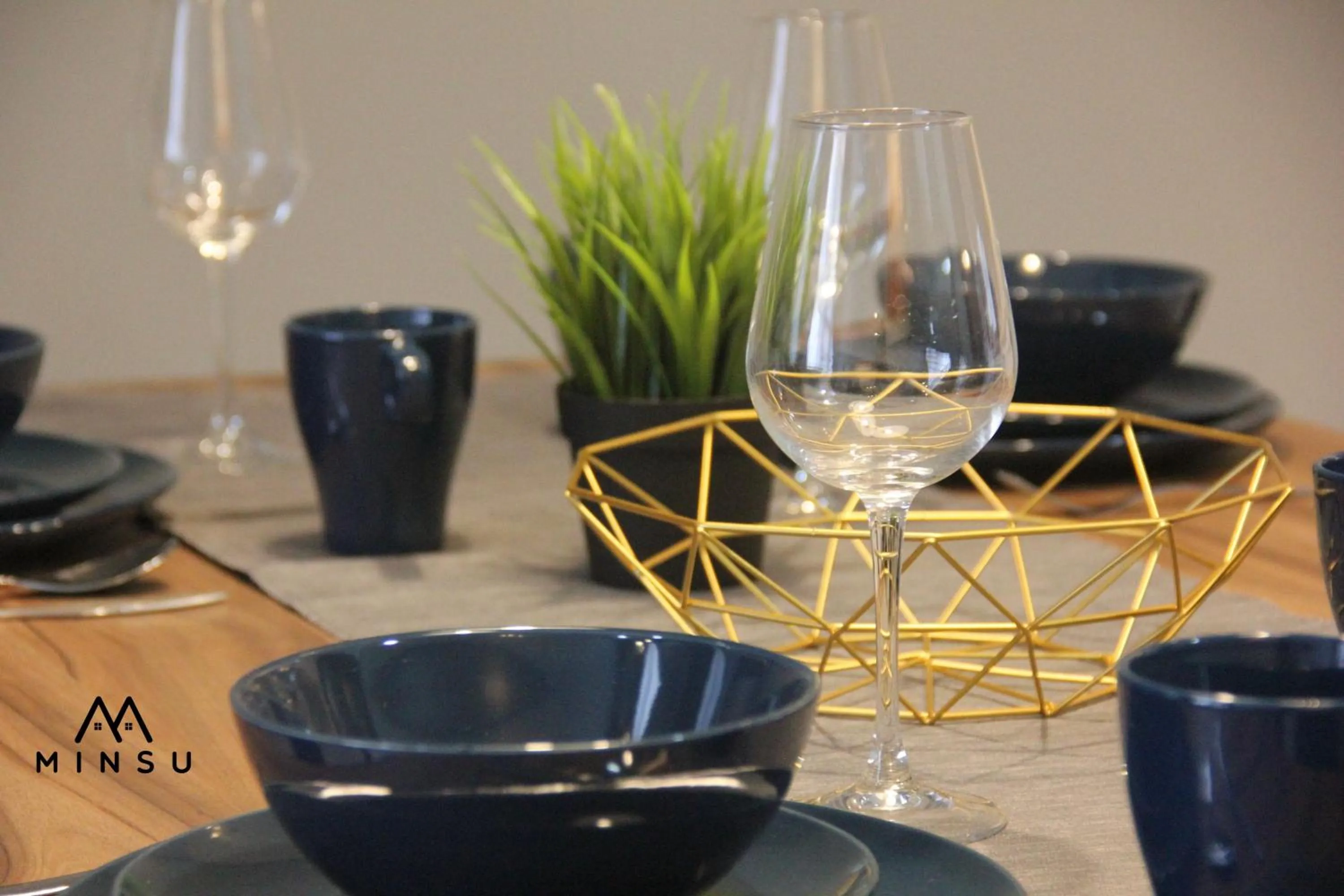 Dining area in Minsu (Ekocheras)