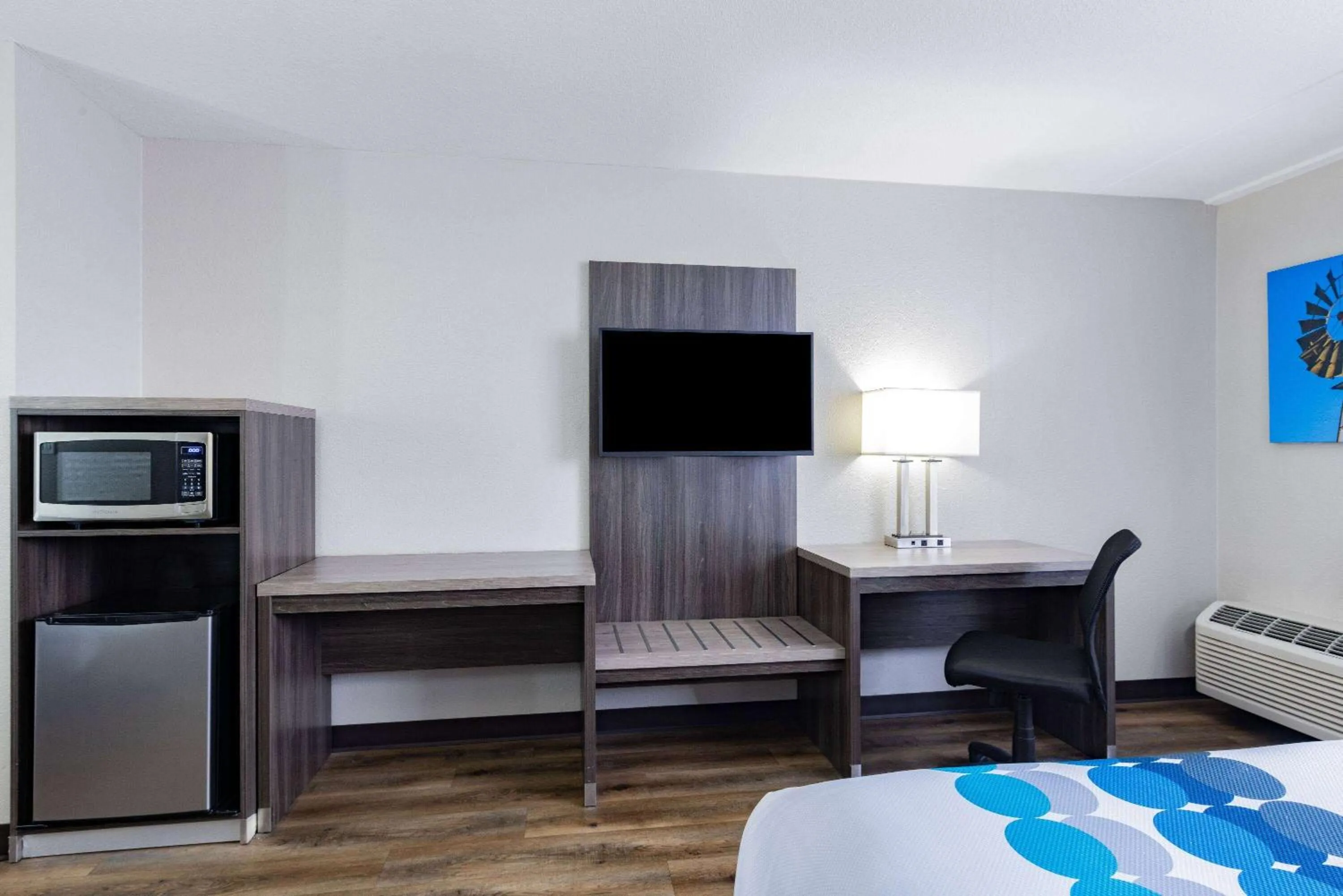 Photo of the whole room in Wingate by Wyndham Wichita Airport