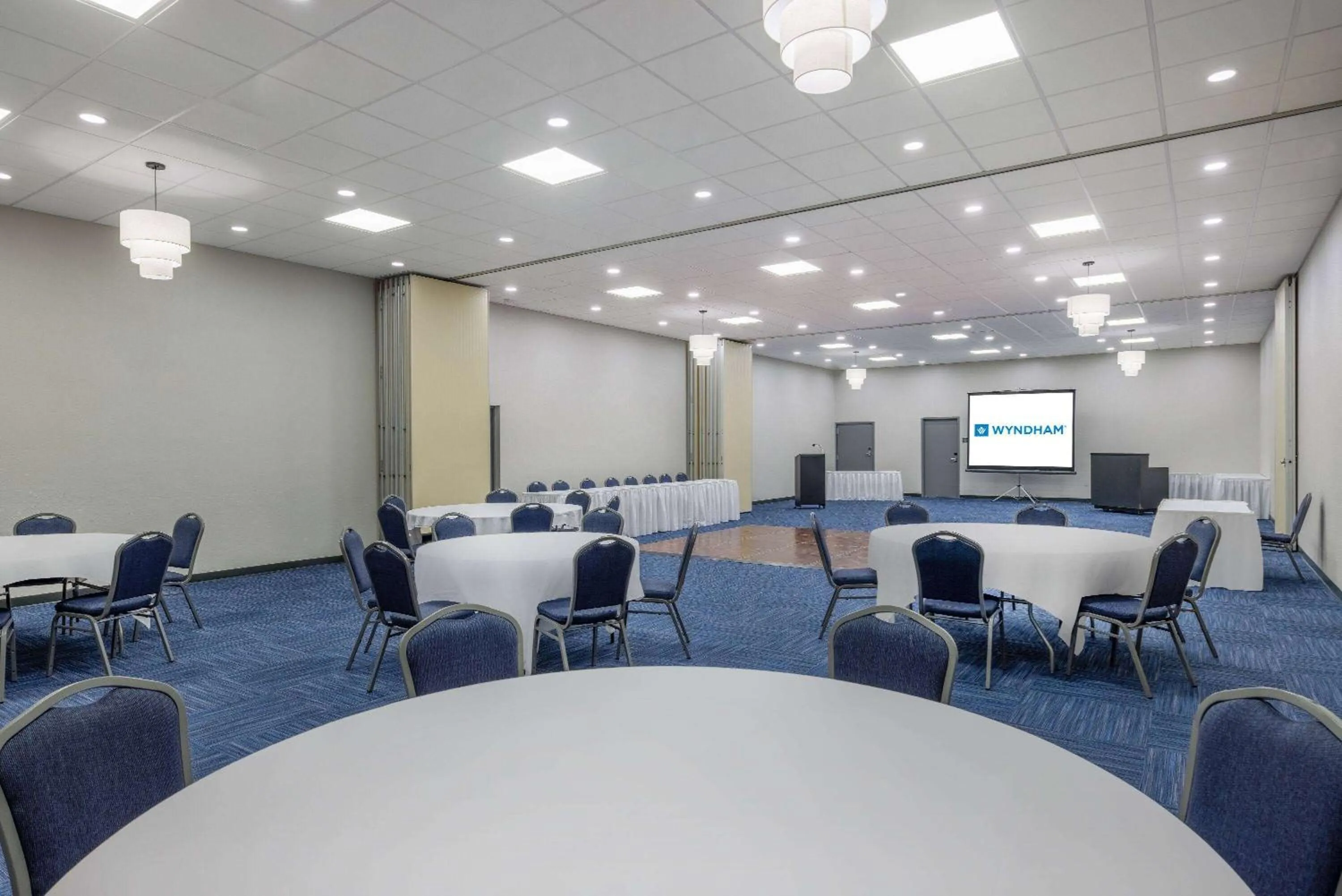 Banquet/Function facilities in Wingate by Wyndham Wichita Airport
