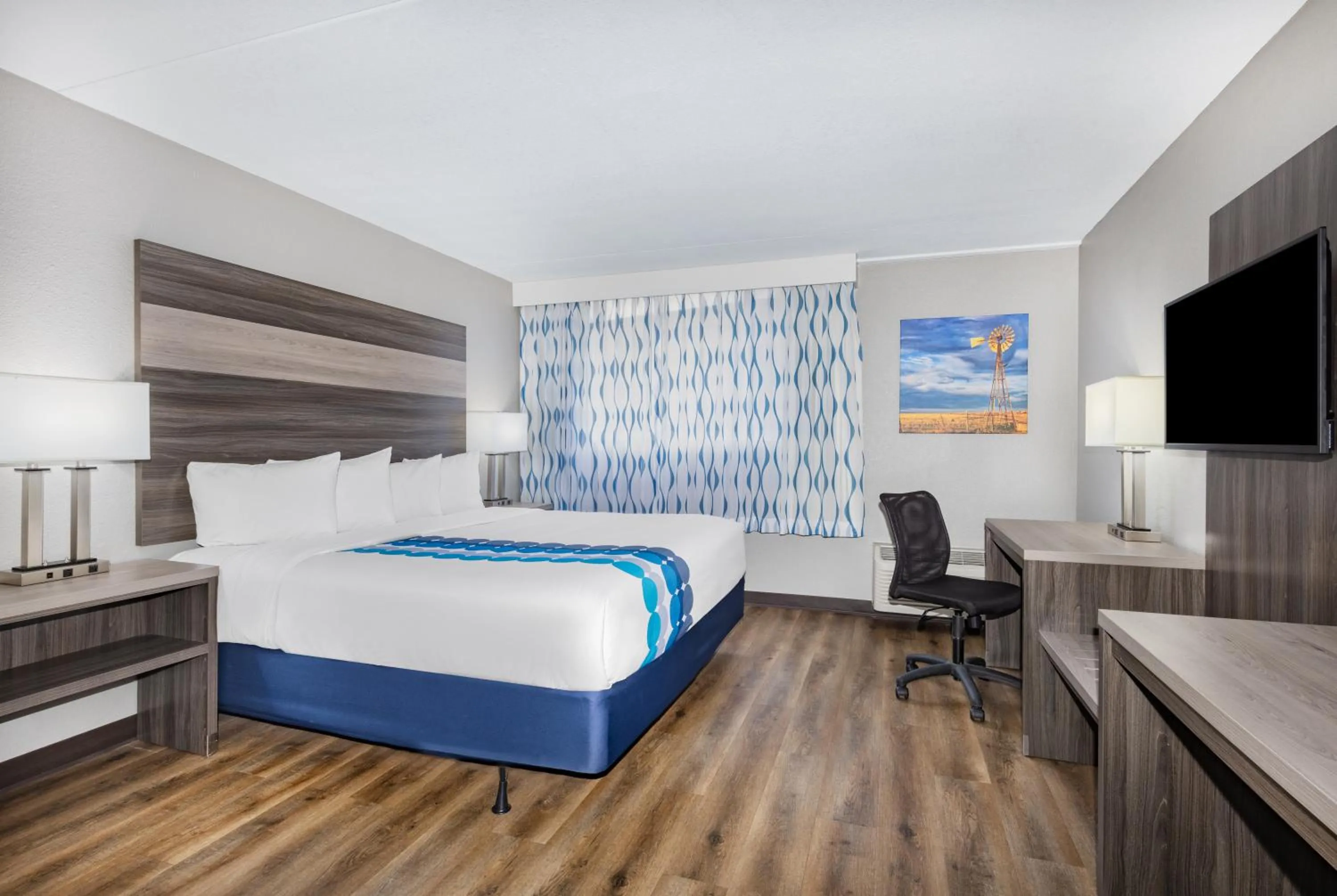Bed in Wingate by Wyndham Wichita Airport