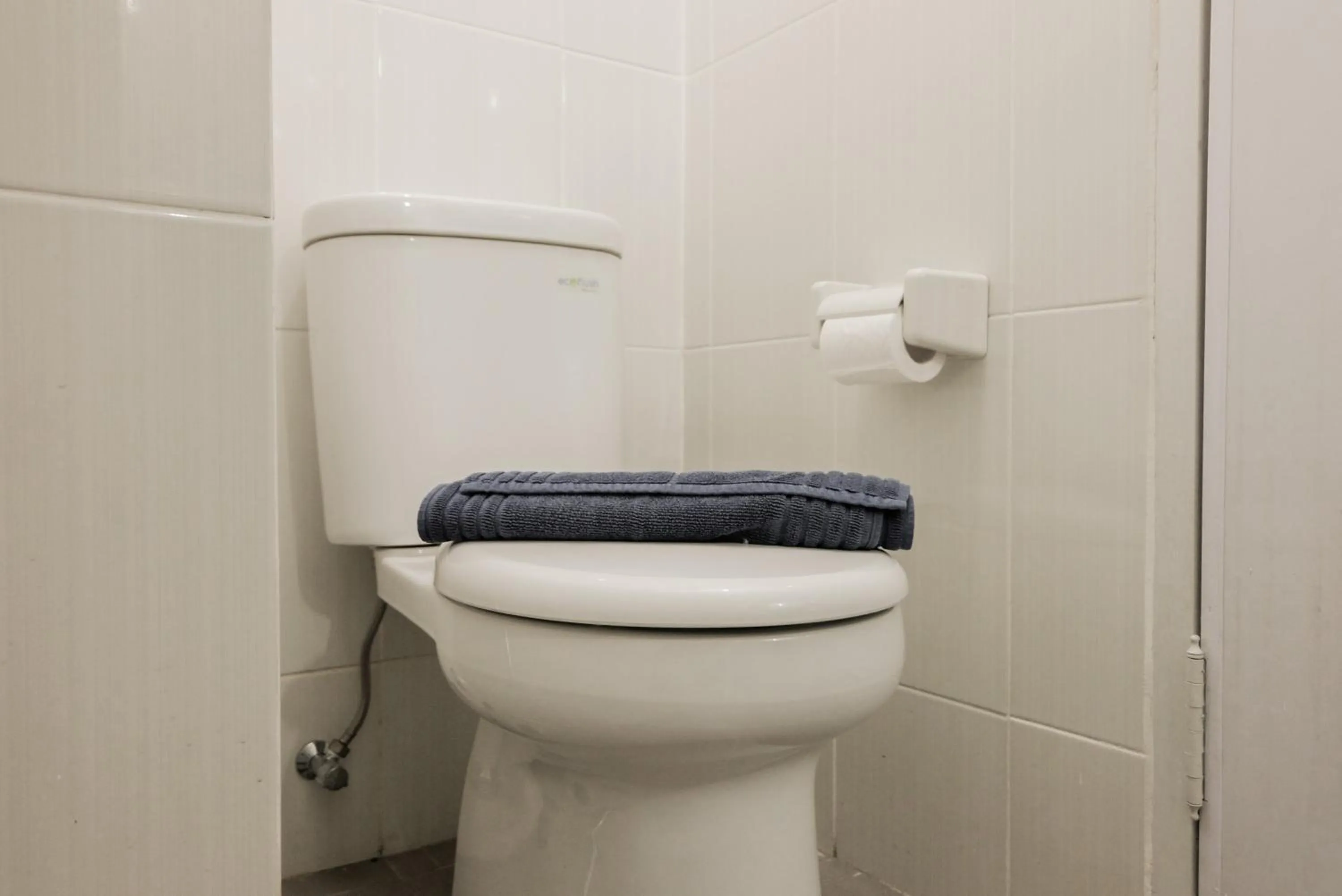 Luxurious and Convenient 2BR 19 Avenue Apartment By Travelio