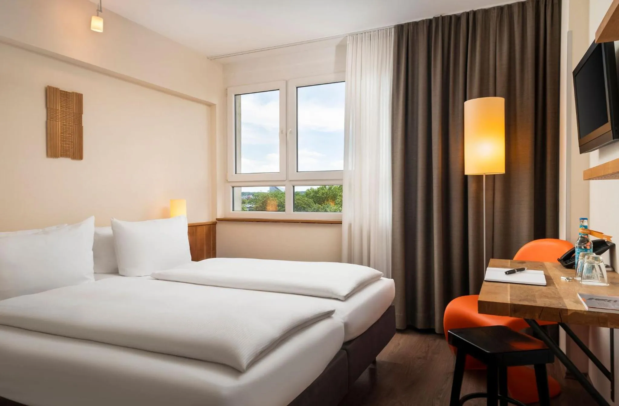 Bed in mainhaus Stadthotel Frankfurt