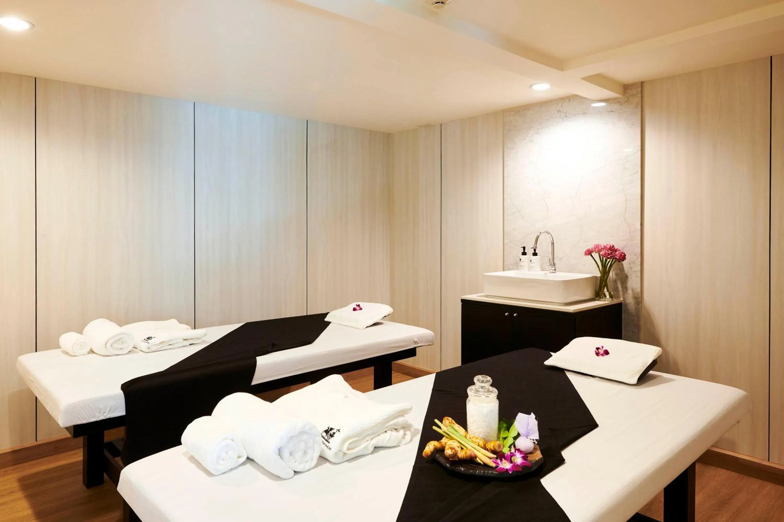 Spa and wellness centre/facilities in Villa De Pranakorn