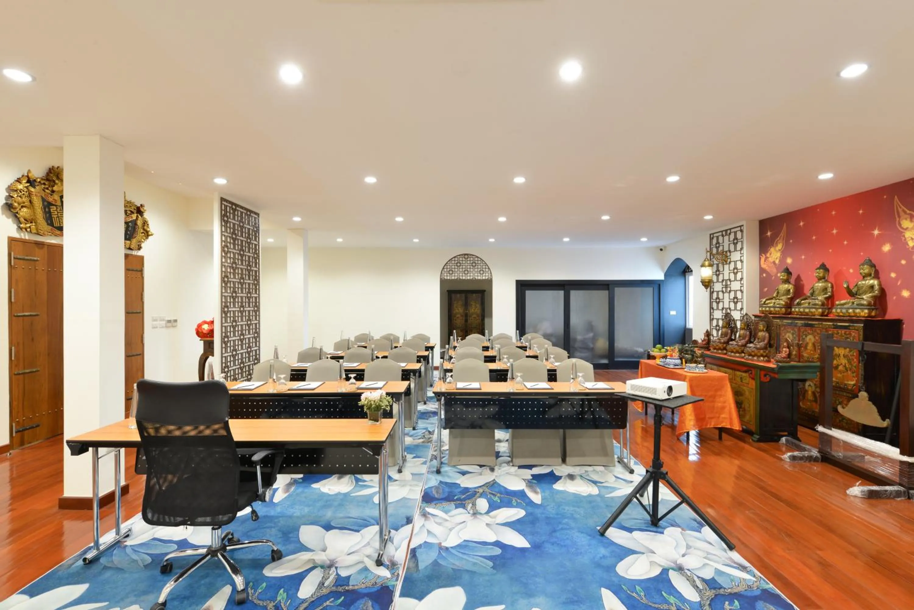 Meeting/conference room in Villa De Pranakorn