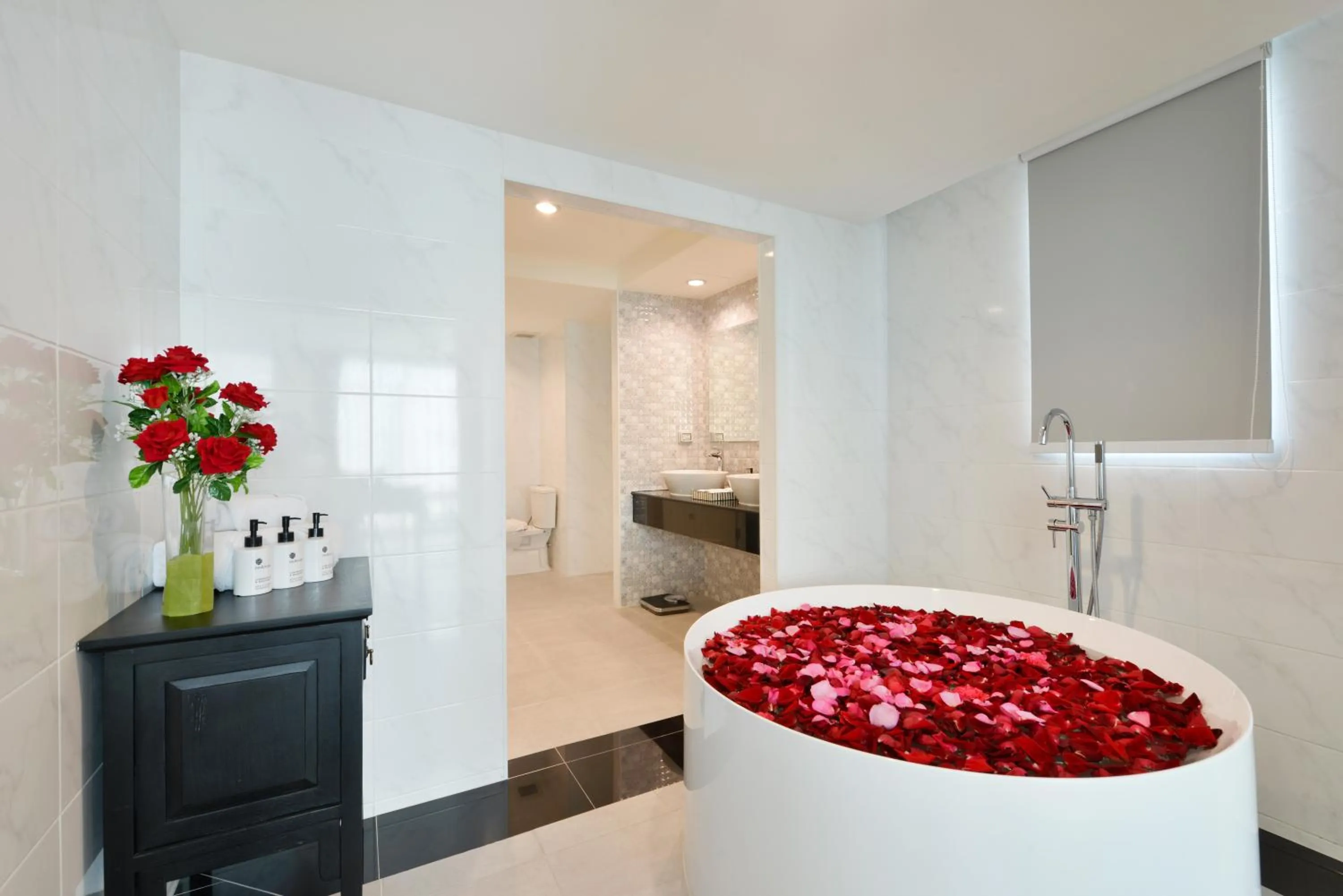 Bathroom in Villa De Pranakorn