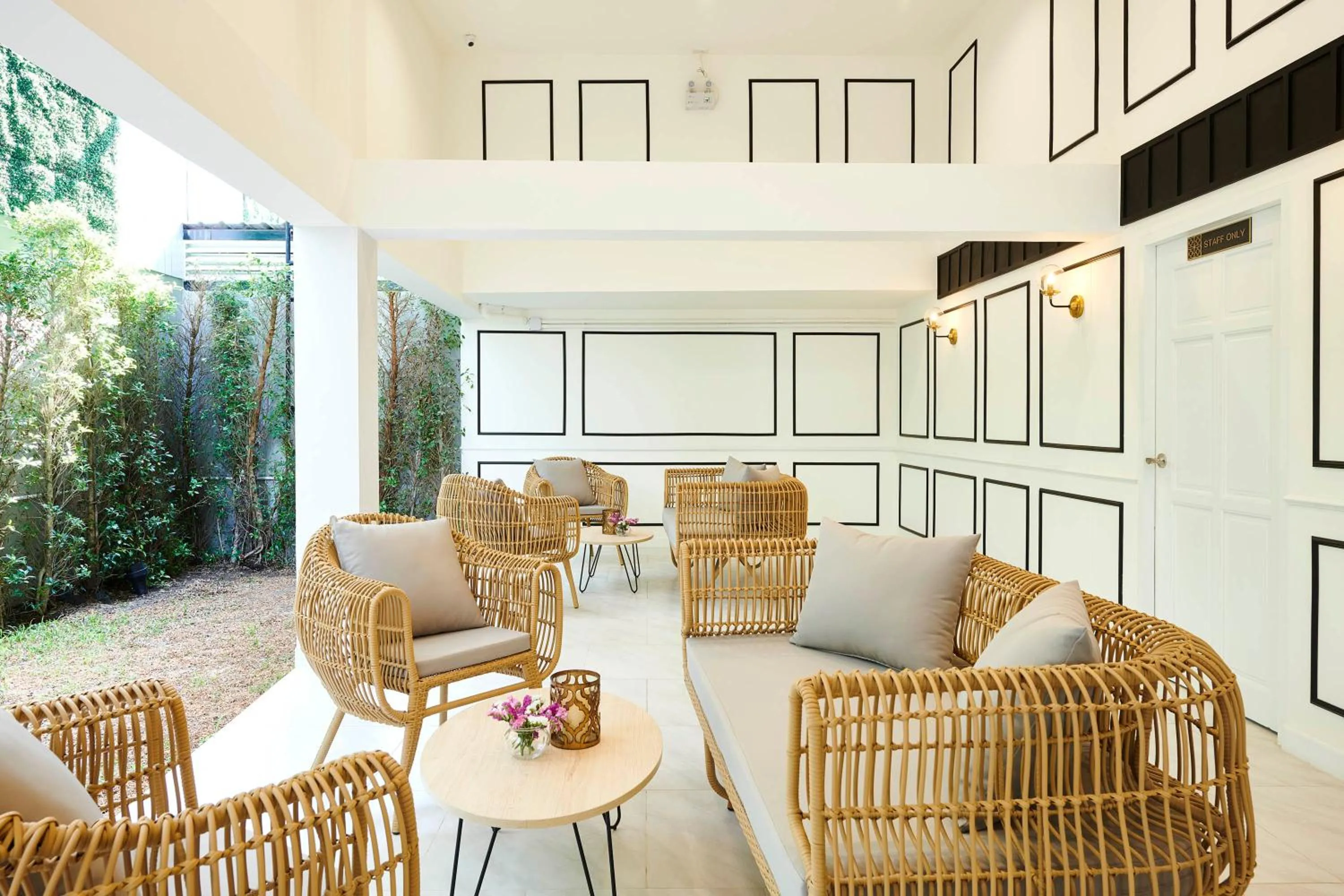 Restaurant/places to eat in Villa De Pranakorn