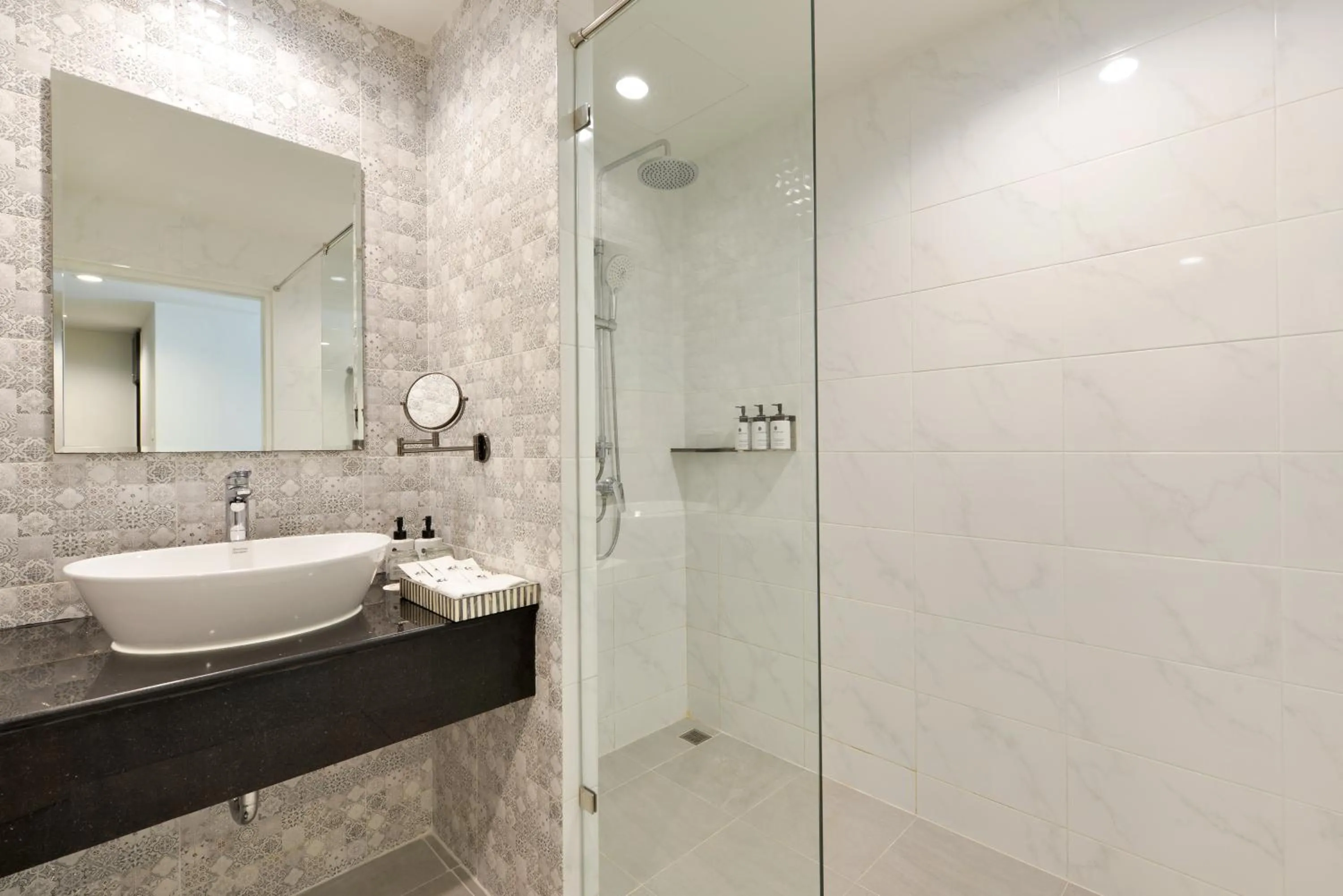 Shower in Villa De Pranakorn