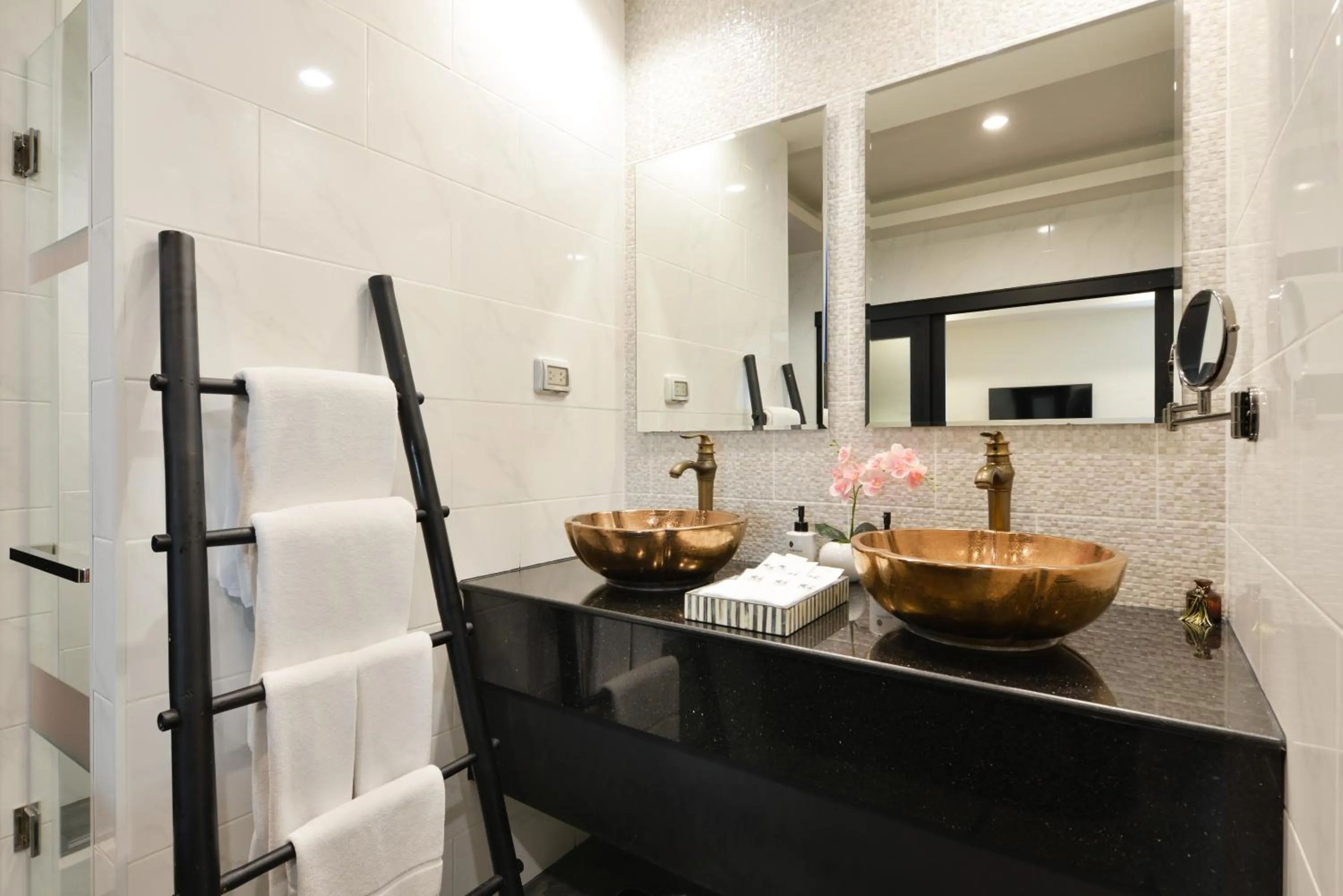 Bathroom in Villa De Pranakorn