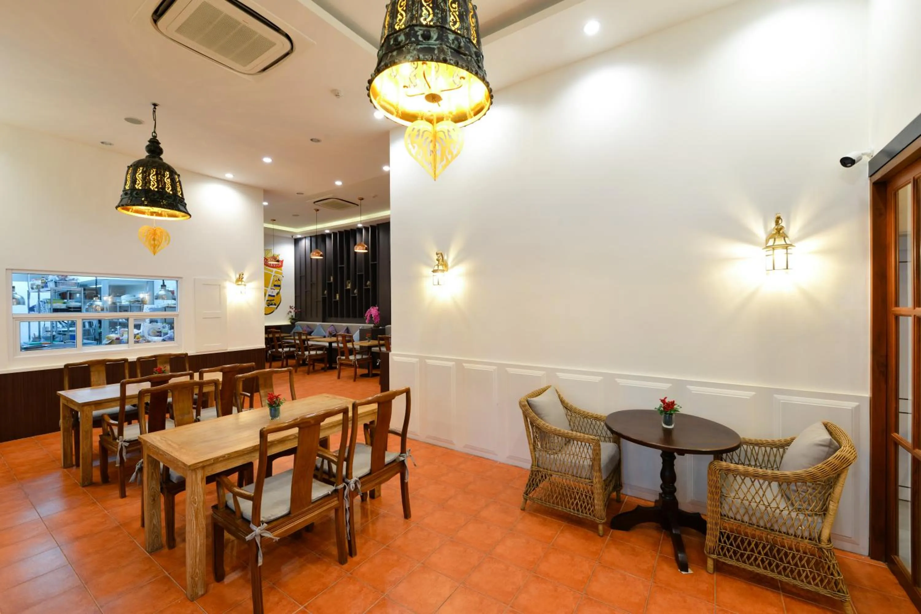 Restaurant/places to eat in Villa De Pranakorn