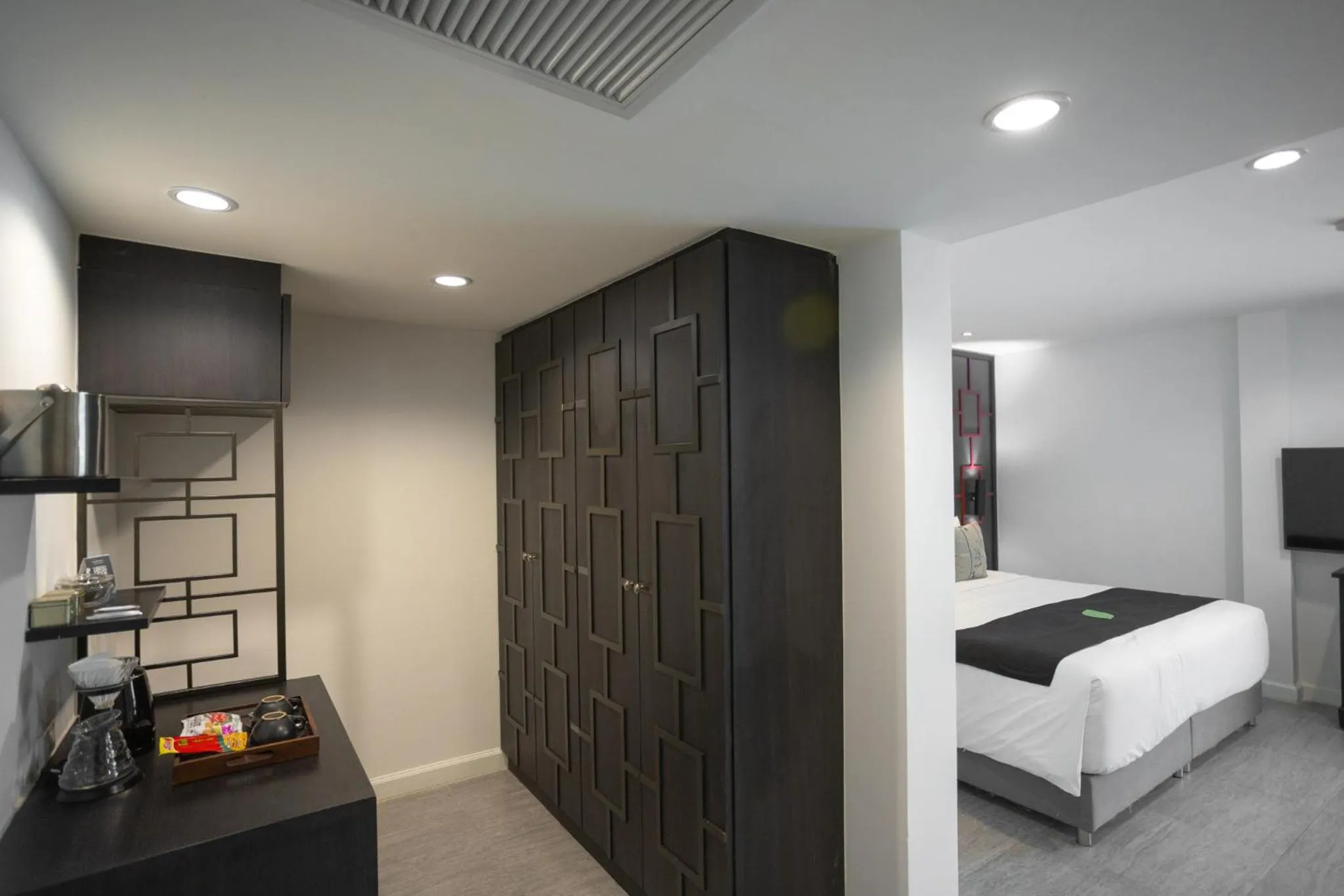 Property building, Bed in Villa De Pranakorn